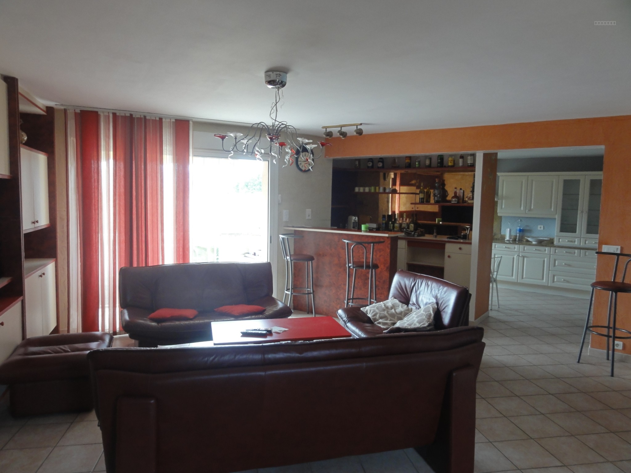 À Alès, appartement avec terrasse dernier étage 5 pièces à acheter — photo 19