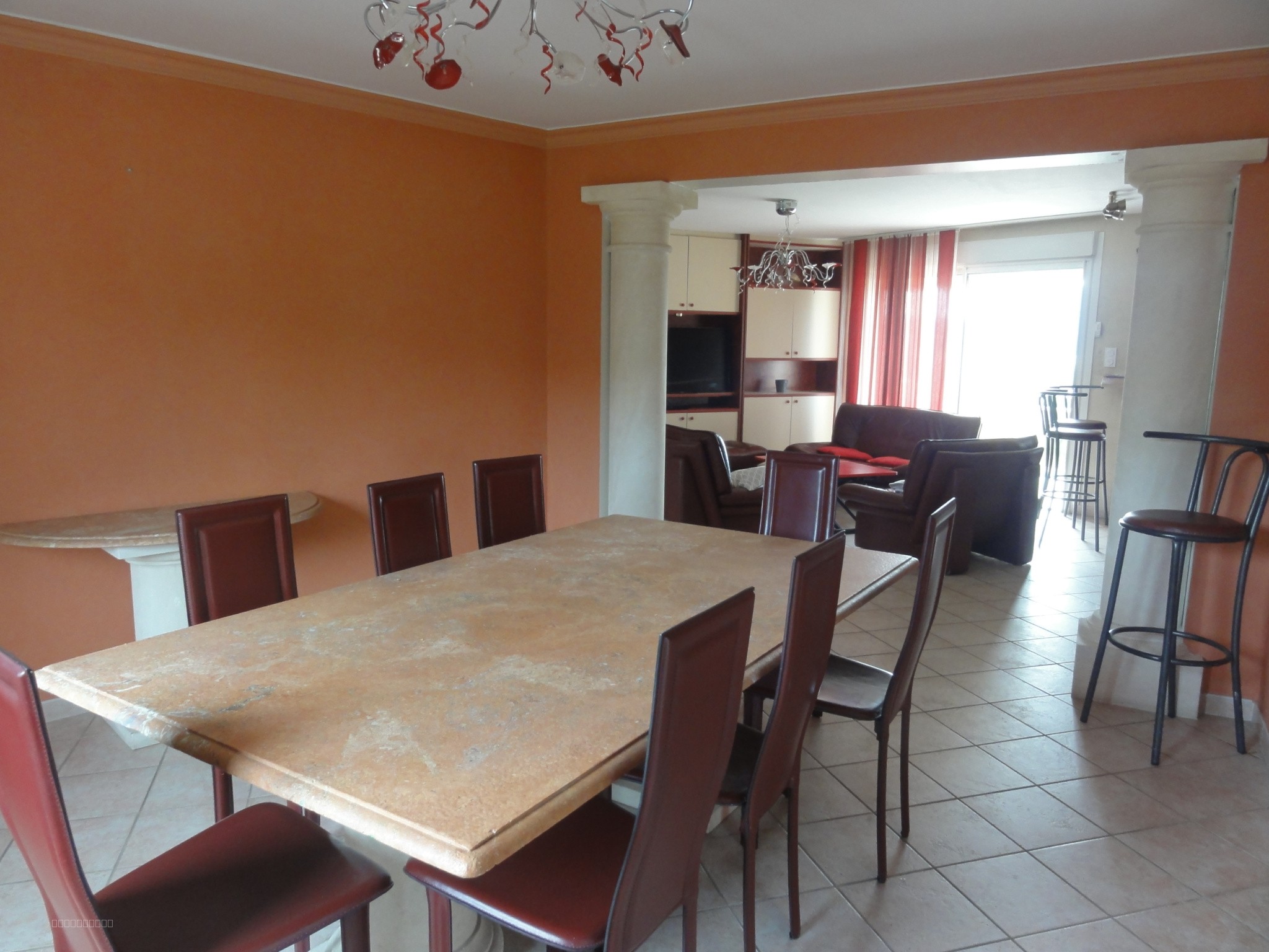 À Alès, appartement avec terrasse dernier étage 5 pièces à acheter — photo 10