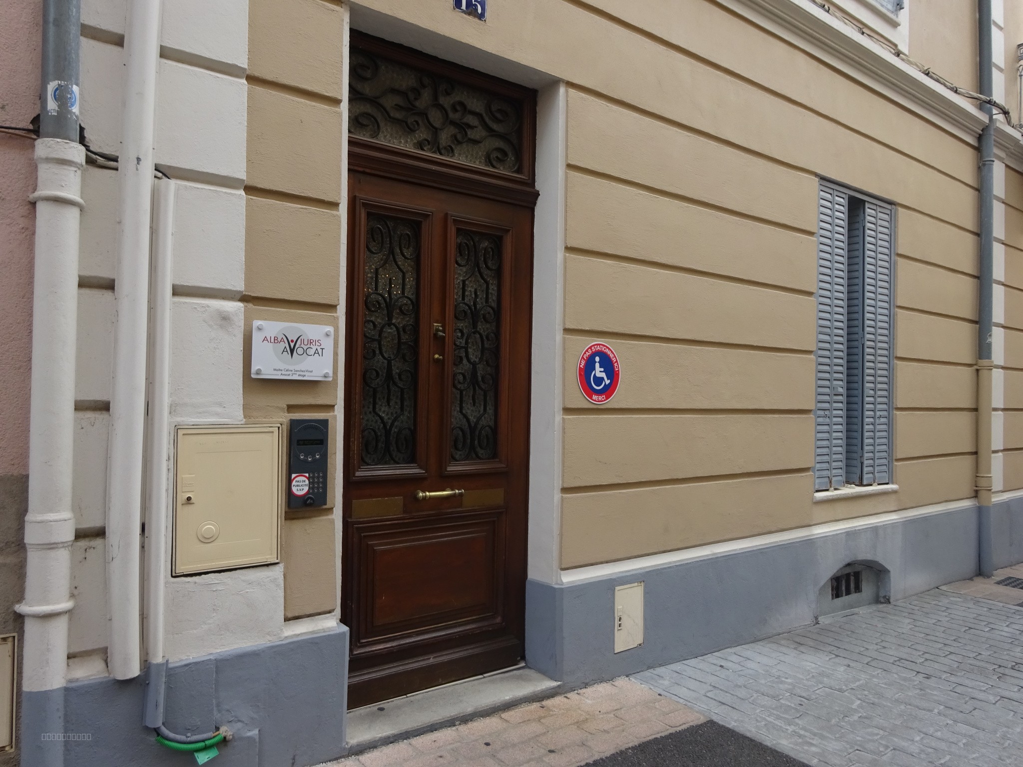 Alés centre ville satnding T2 meublé — photo 2