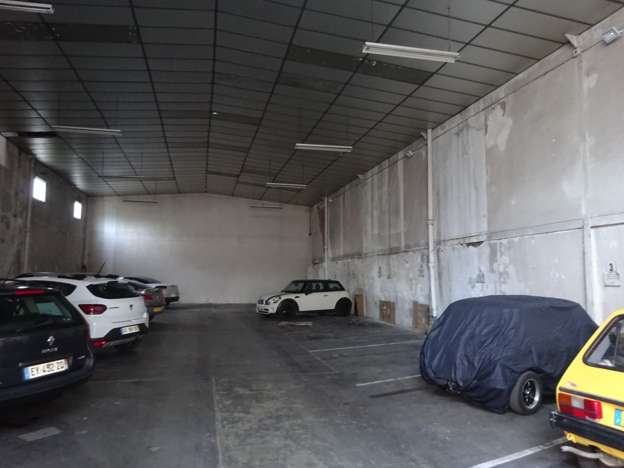Alès centre ville,Batiment à usage de parkings — photo 2
