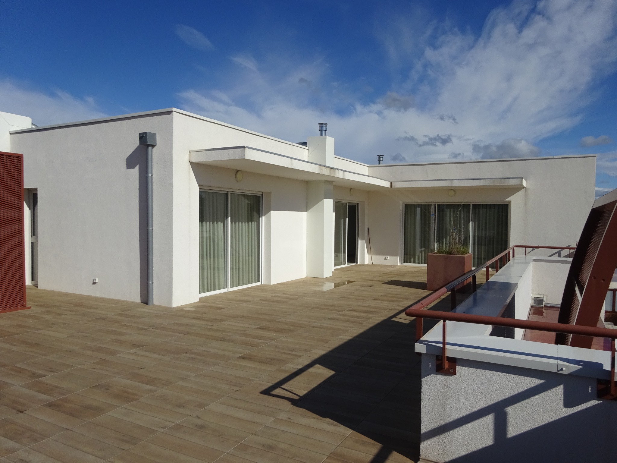 À vendre à Alès : appartement neuf avec terrasses — photo 2
