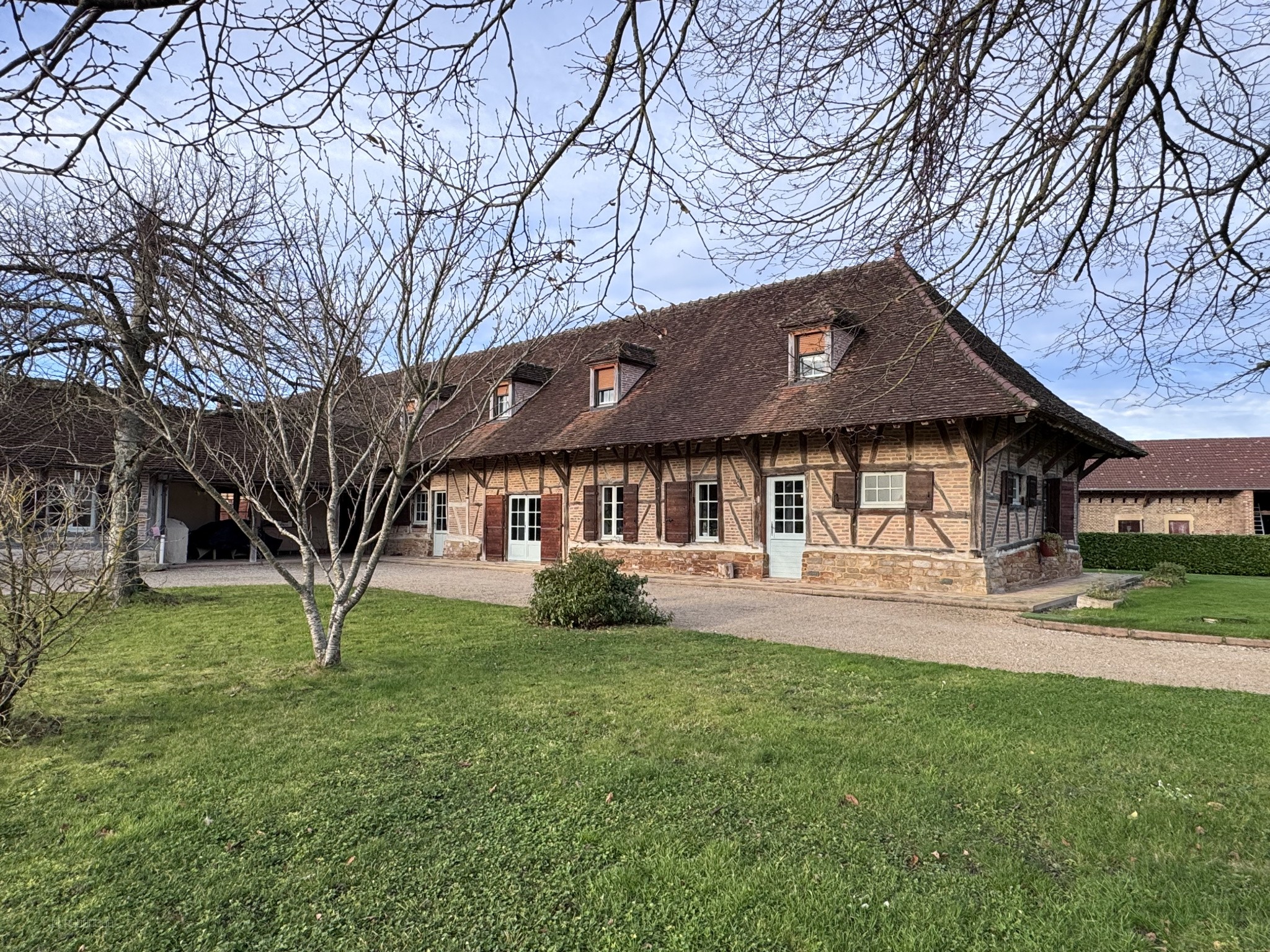 Propriété bressanne rénovée - Gîte et chambres d'hôtes — photo 4