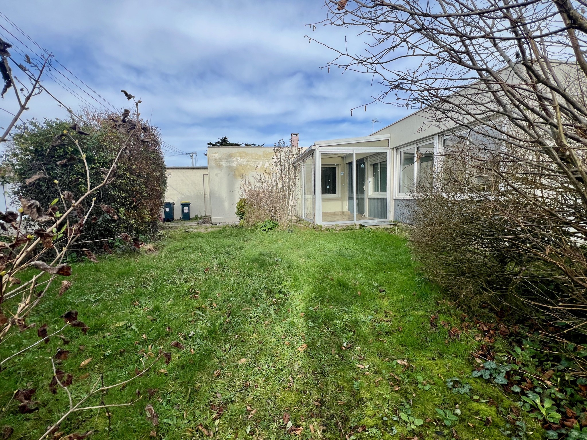 MAISON DE PLAIN PIED EN CENTRE VILLE À RAFRAICHIR — photo 3