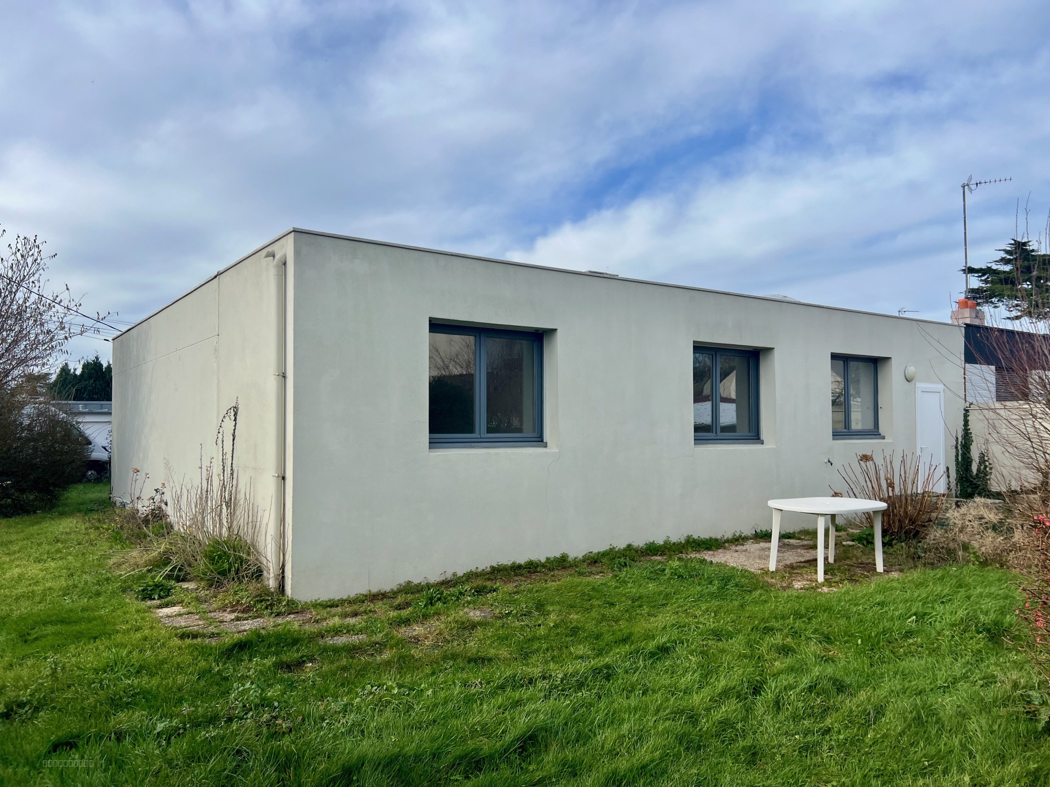 MAISON DE PLAIN PIED EN CENTRE VILLE À RAFRAICHIR — photo 6