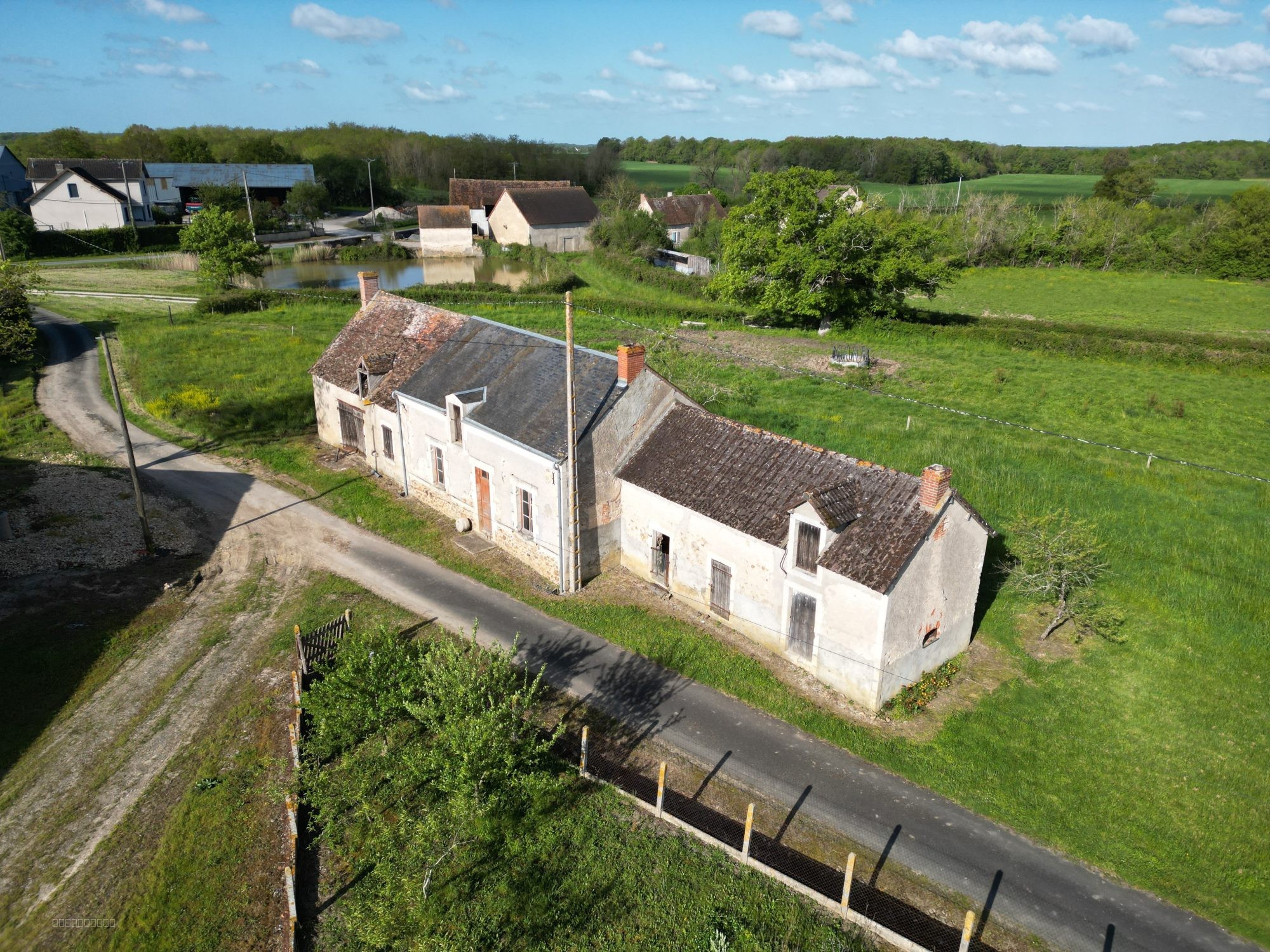 Propriété rurale   8 ha, maison, seconde maison à restaurer et dépendances — photo 6