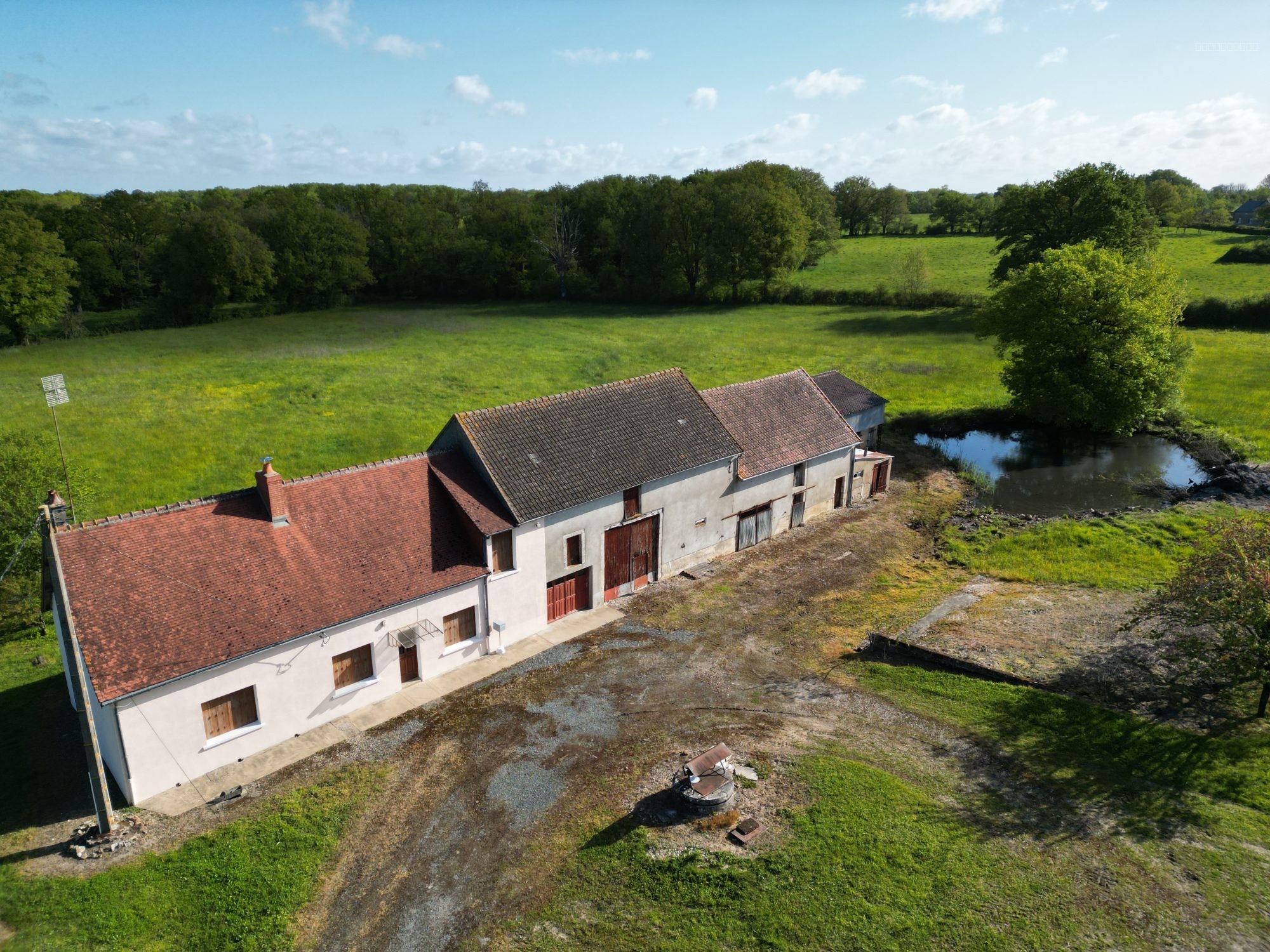 Propriété rurale   8 ha, maison, seconde maison à restaurer et dépendances — photo 5