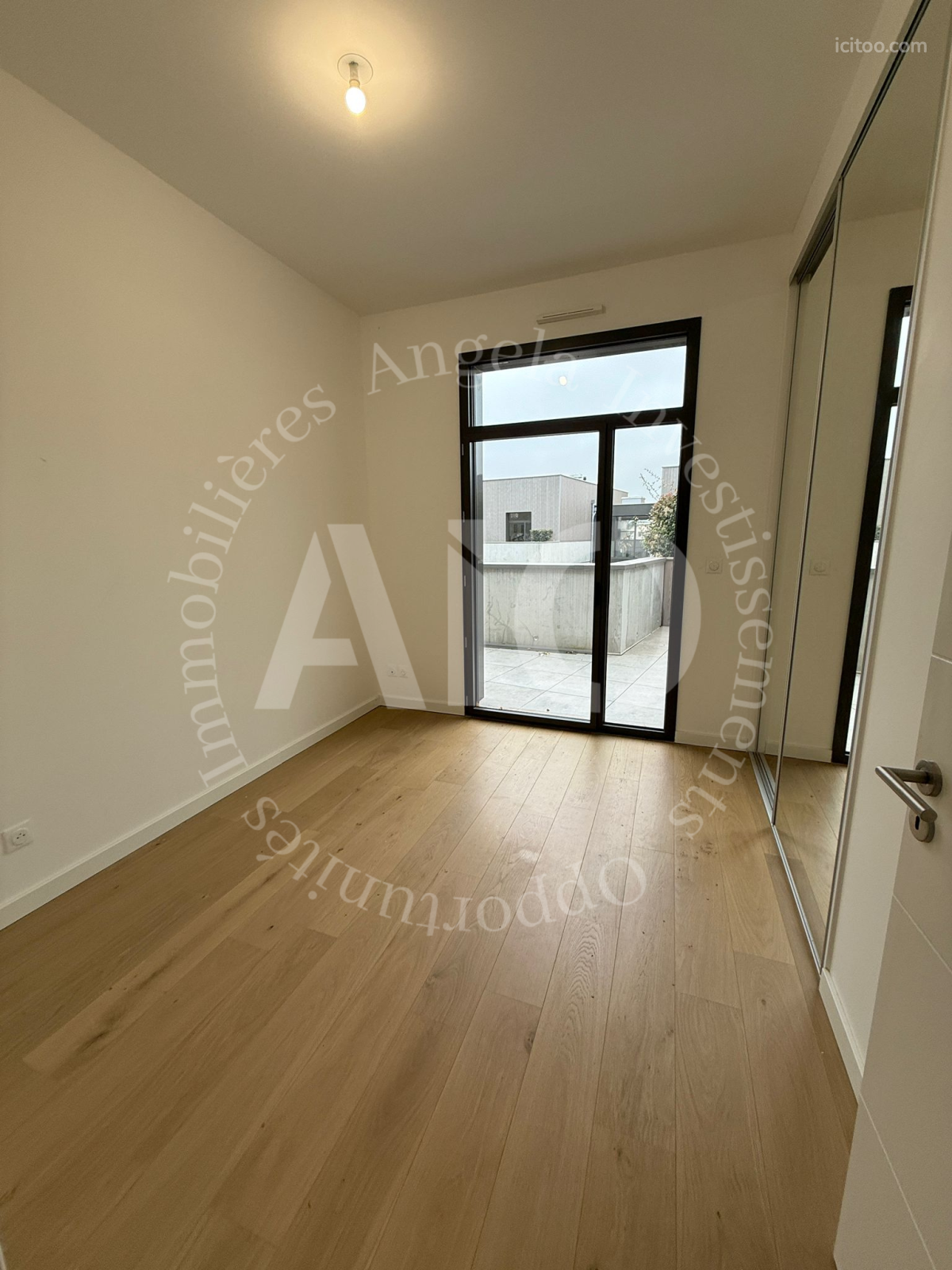 Appartement 121m2 en dernier étage avec terrasse et 3 garages — photo 3
