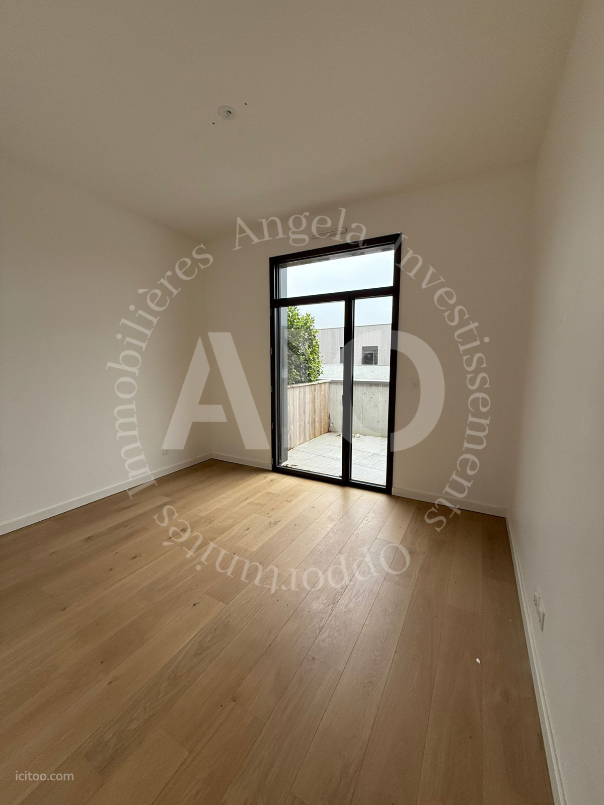Appartement 121m2 en dernier étage avec terrasse et 3 garages — photo 4