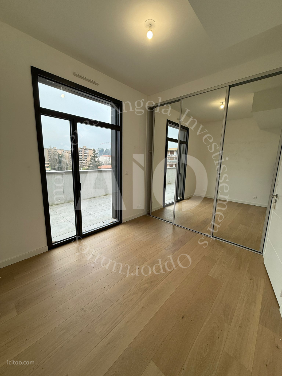 Appartement 121m2 en dernier étage avec terrasse et 3 garages — photo 14
