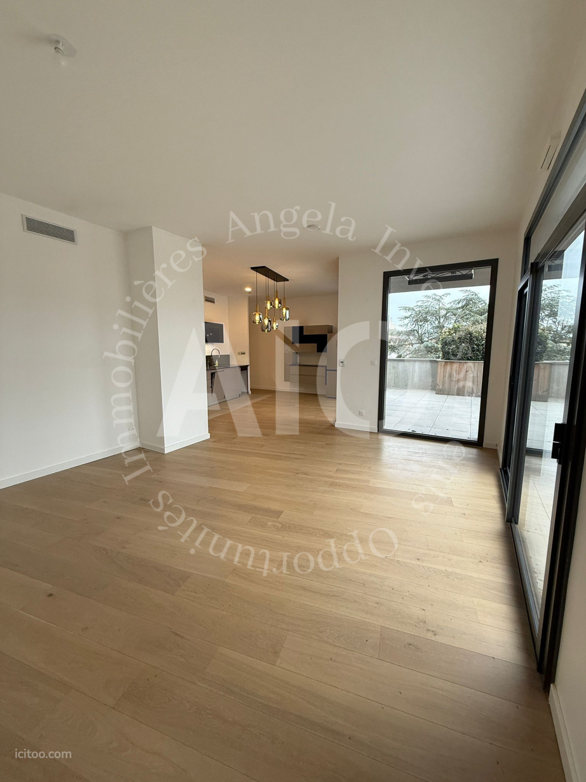 Appartement 121m2 en dernier étage avec terrasse et 3 garages — photo 10