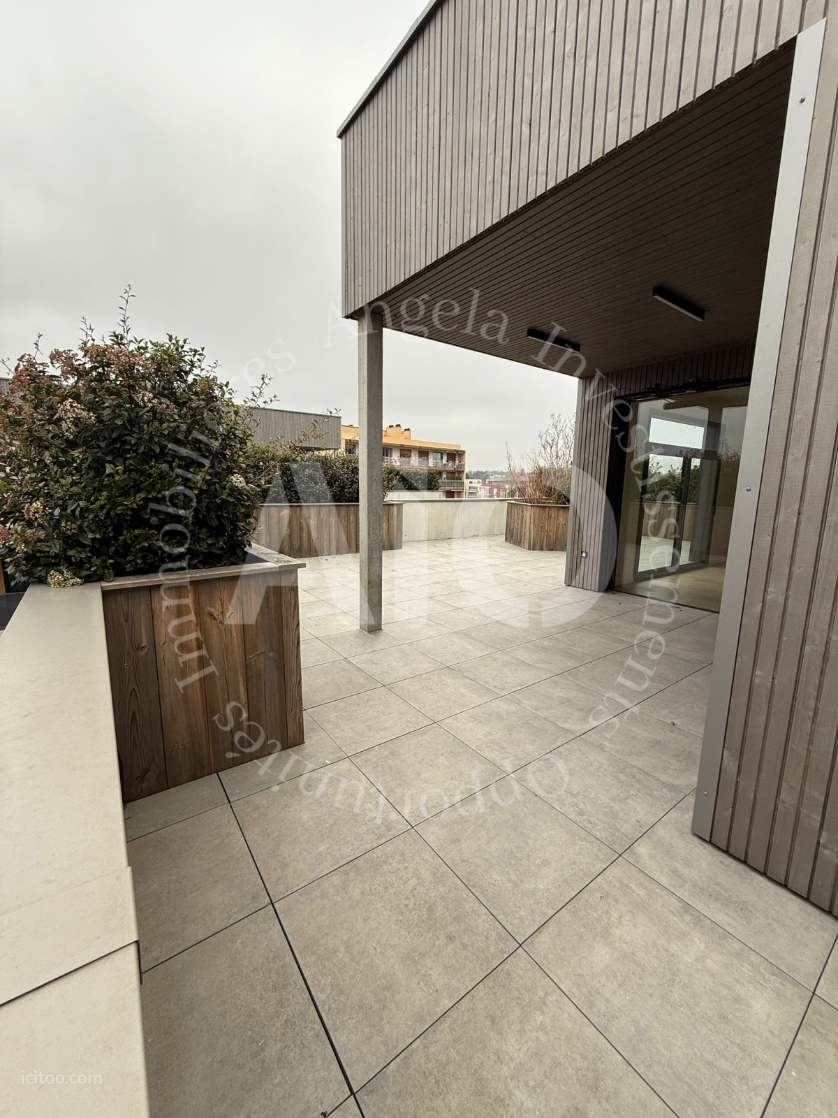 Appartement 121m2 en dernier étage avec terrasse et 3 garages — photo 8