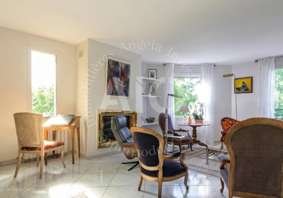 Villa - 200 m² - Couzon-au-Mont-d'Or 69270 — photo 4