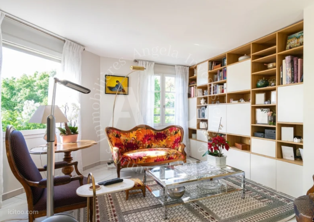 Villa - 200 m² - Couzon-au-Mont-d'Or 69270 — photo 2