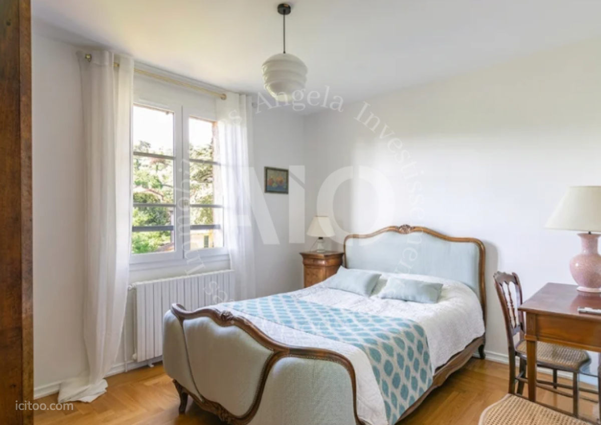 Villa - 200 m² - Couzon-au-Mont-d'Or 69270 — photo 10