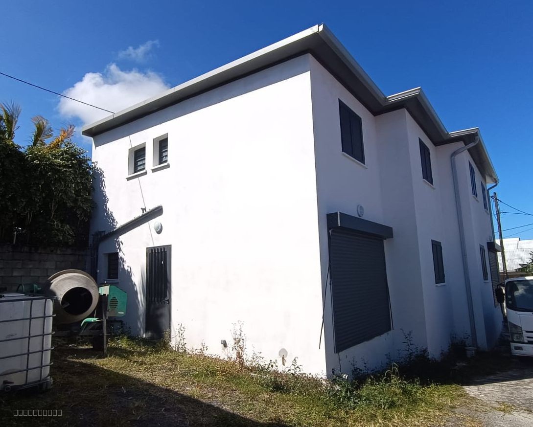 MAISON DE VILLE F4 / PROCHE ZAC LES TERRASS — photo 2