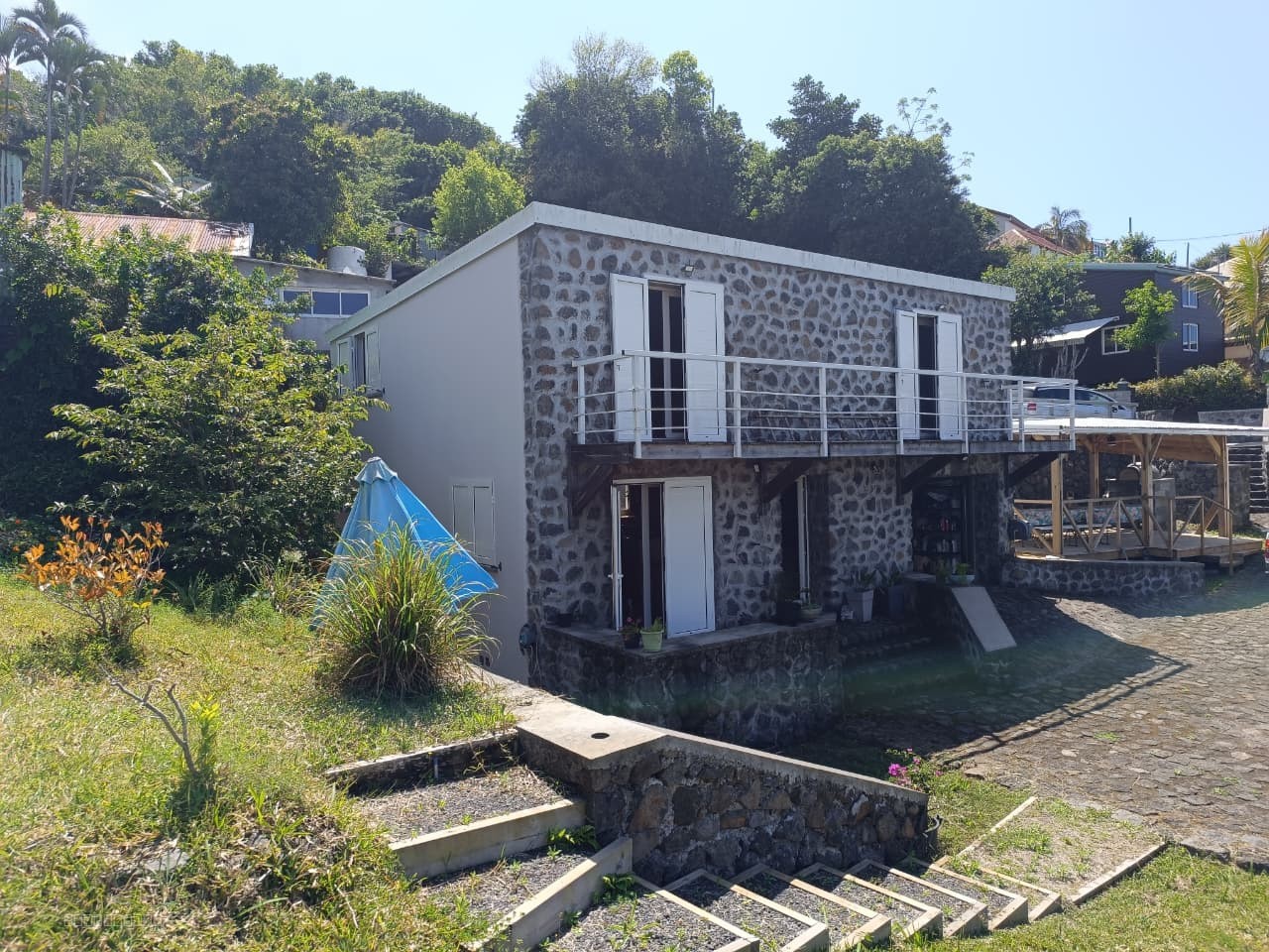 PETITE-ILE / VILLA MODERNE F4 DE 130 M2 SUR UN TERRAIN DE 980 m2 — photo 2