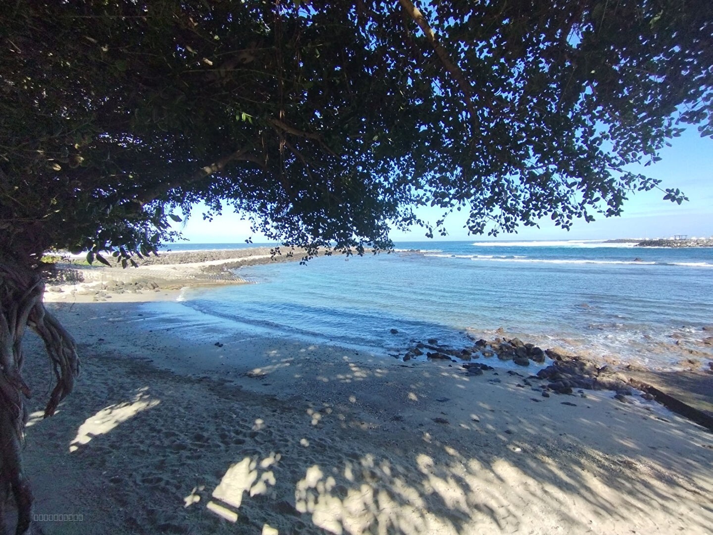 TERRE SAINTE / TERRAIN DE 112 M2 AVEC VIEILLE BATISSE — photo 2
