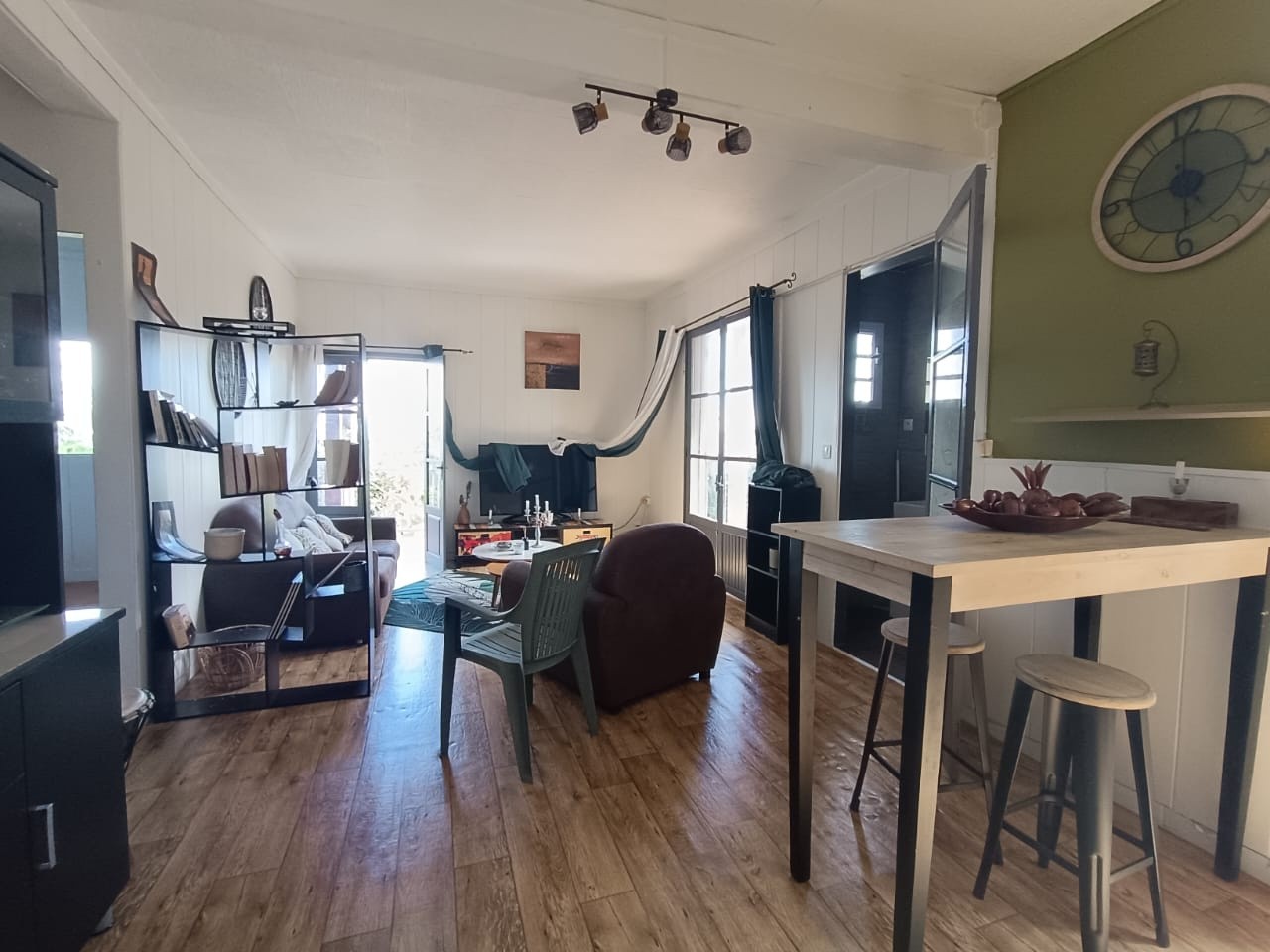 PETITE-ILE / ENSEMBLE IMMOBILIER DE 3 LOGEMENTS — photo 19