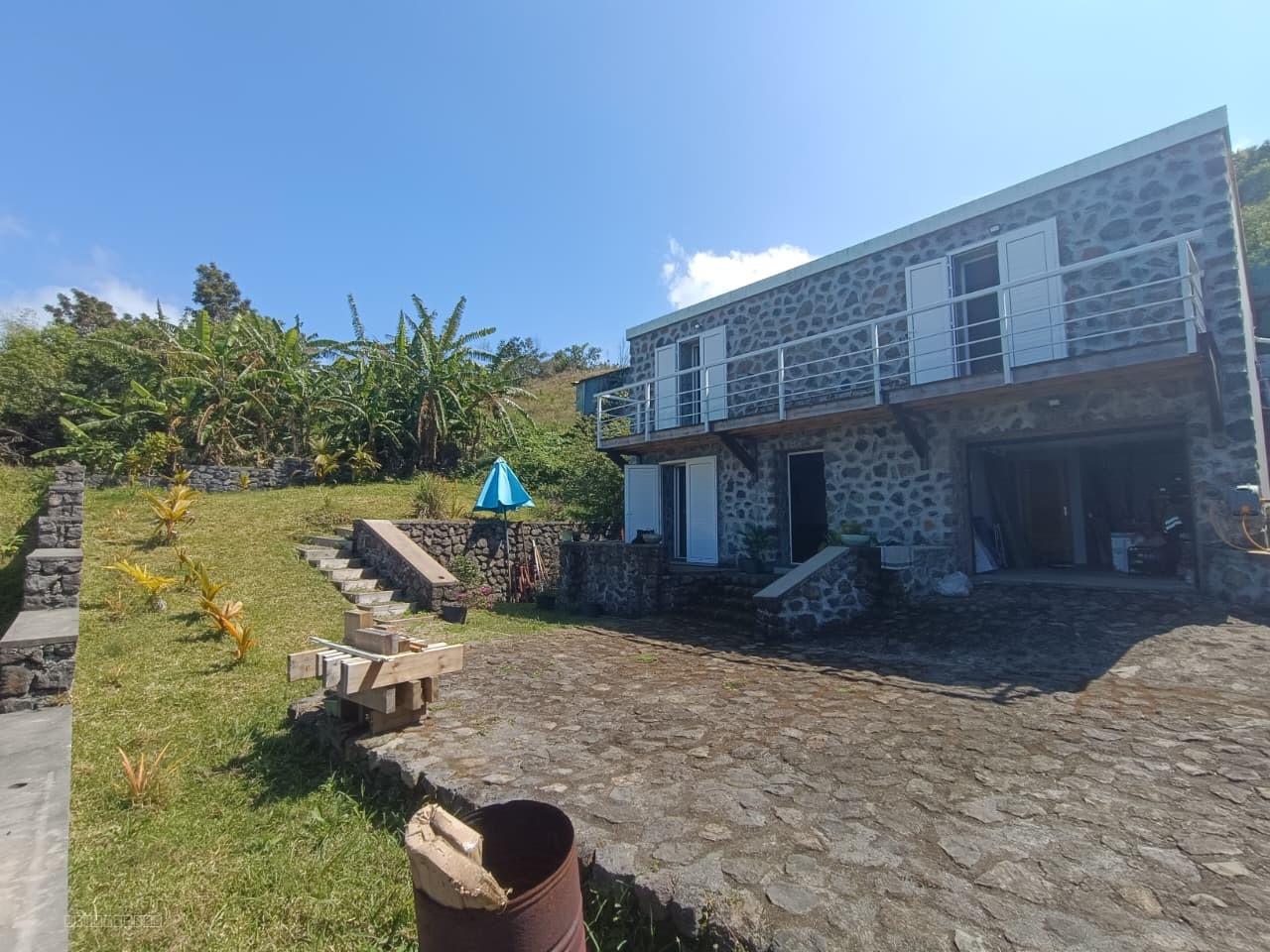 PETITE-ILE / VILLA MODERNE F4 DE 130 M2 SUR UN TERRAIN DE 980 m2 — photo 4