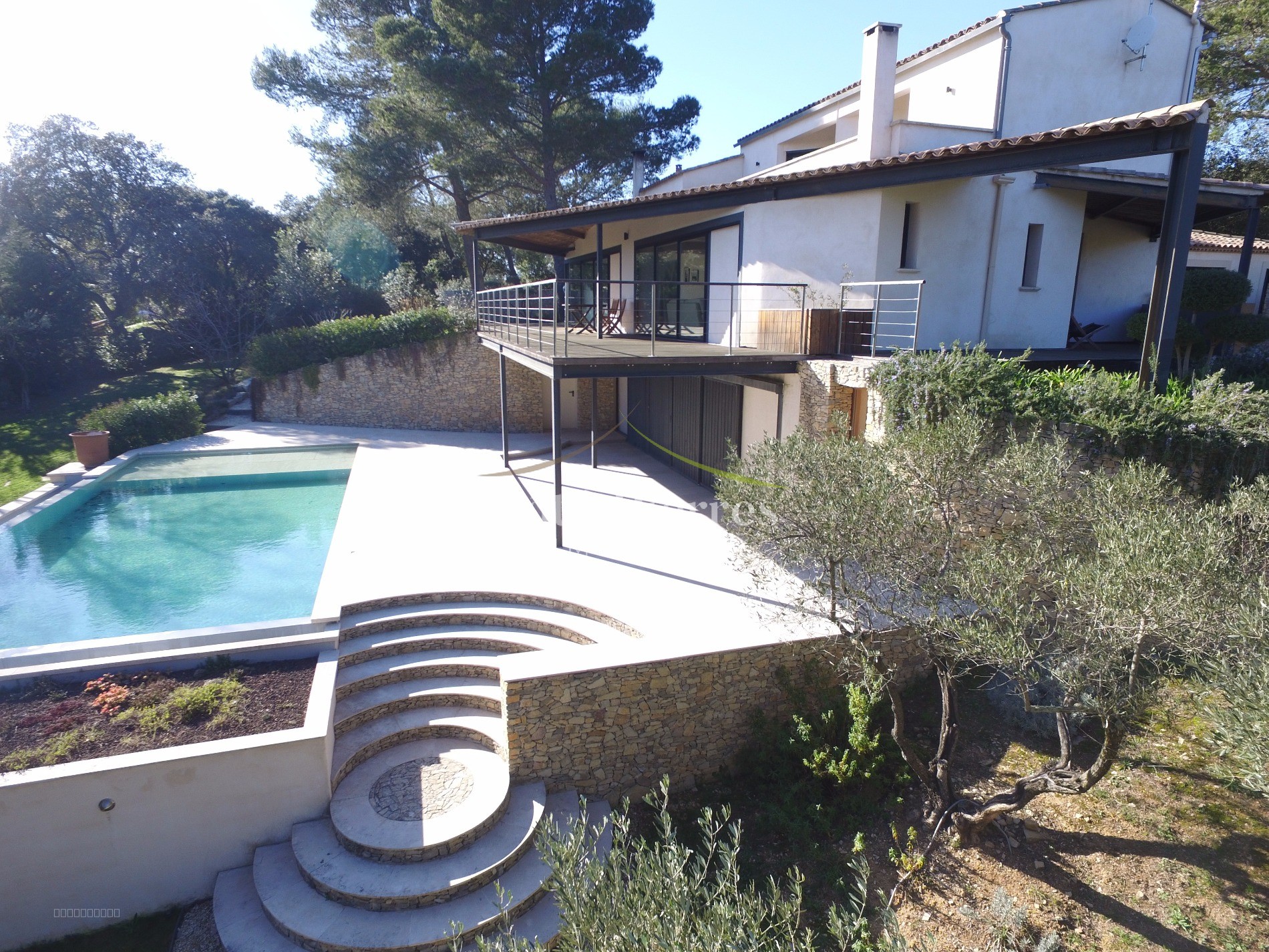 Sublime propriété d'environ 250 m2 habitables avec piscine sur 4200 m2 de terrain dominant — photo 10