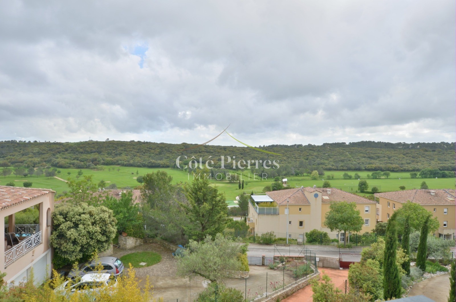 Villa Golf de Vacquerolles de 300m2 avec magnifique vue dominante, piscine et terrain de 1900m2 — photo 5