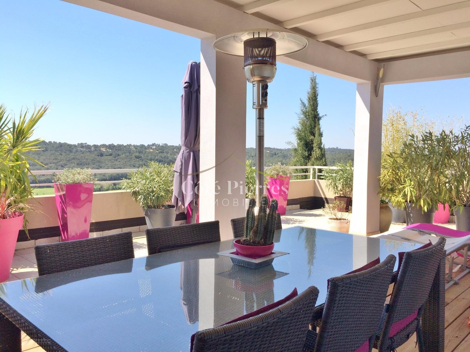 vente villa Contemporaine vue dominante sur les hauteurs du Golf de Vacquerolles à Nîmes — photo 4