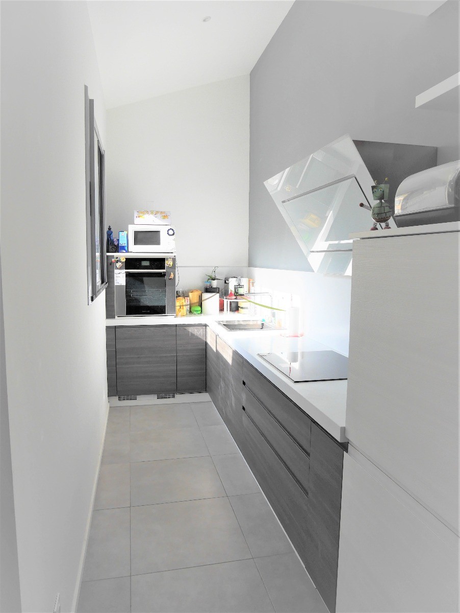 Bel appartement de type 4 en dernier étage idéalement situé proche prefecture avec grande terrasse et ascenseu — photo 4