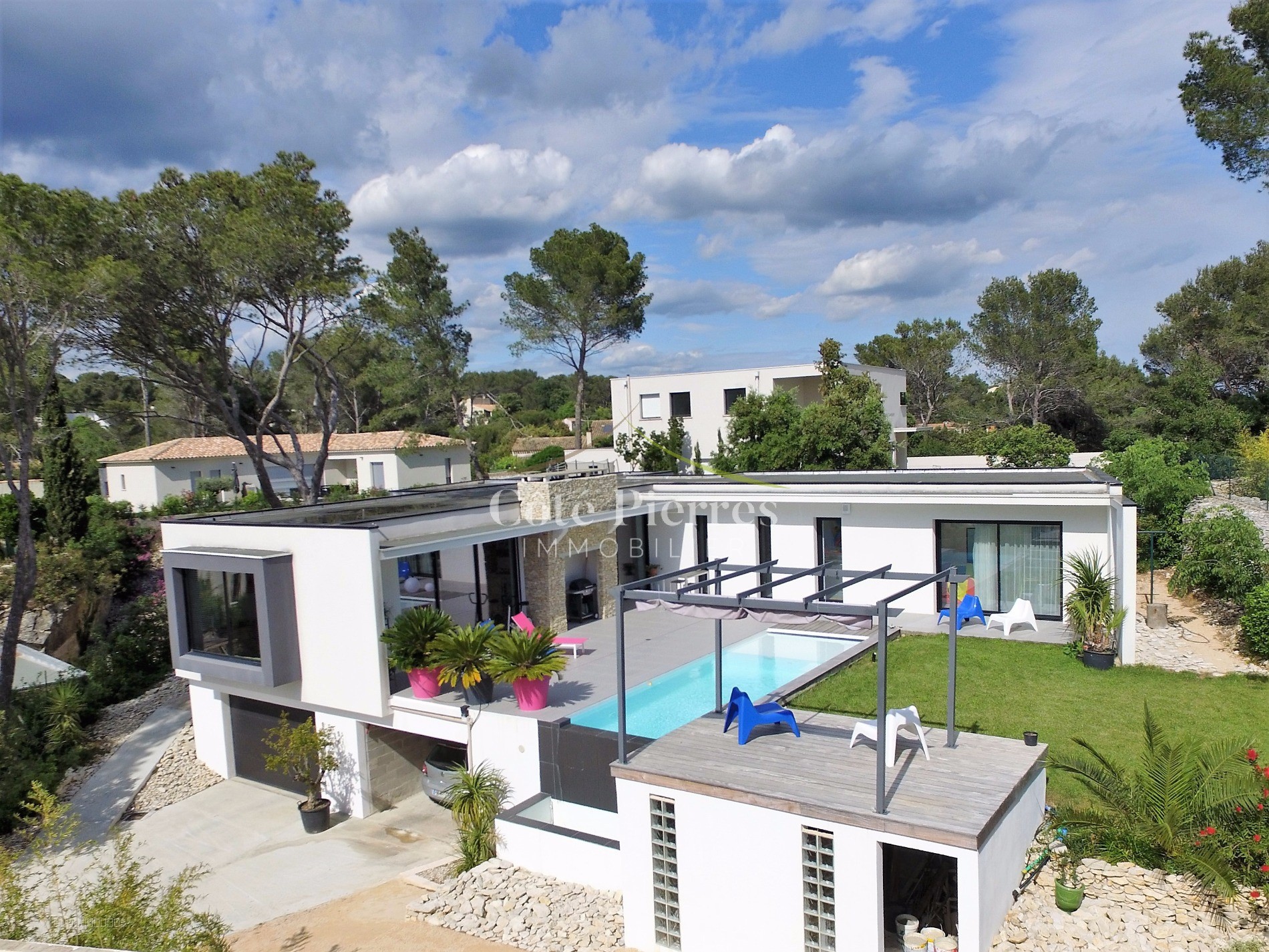 Villa contemporaine située en position dominante sur collines — photo 2