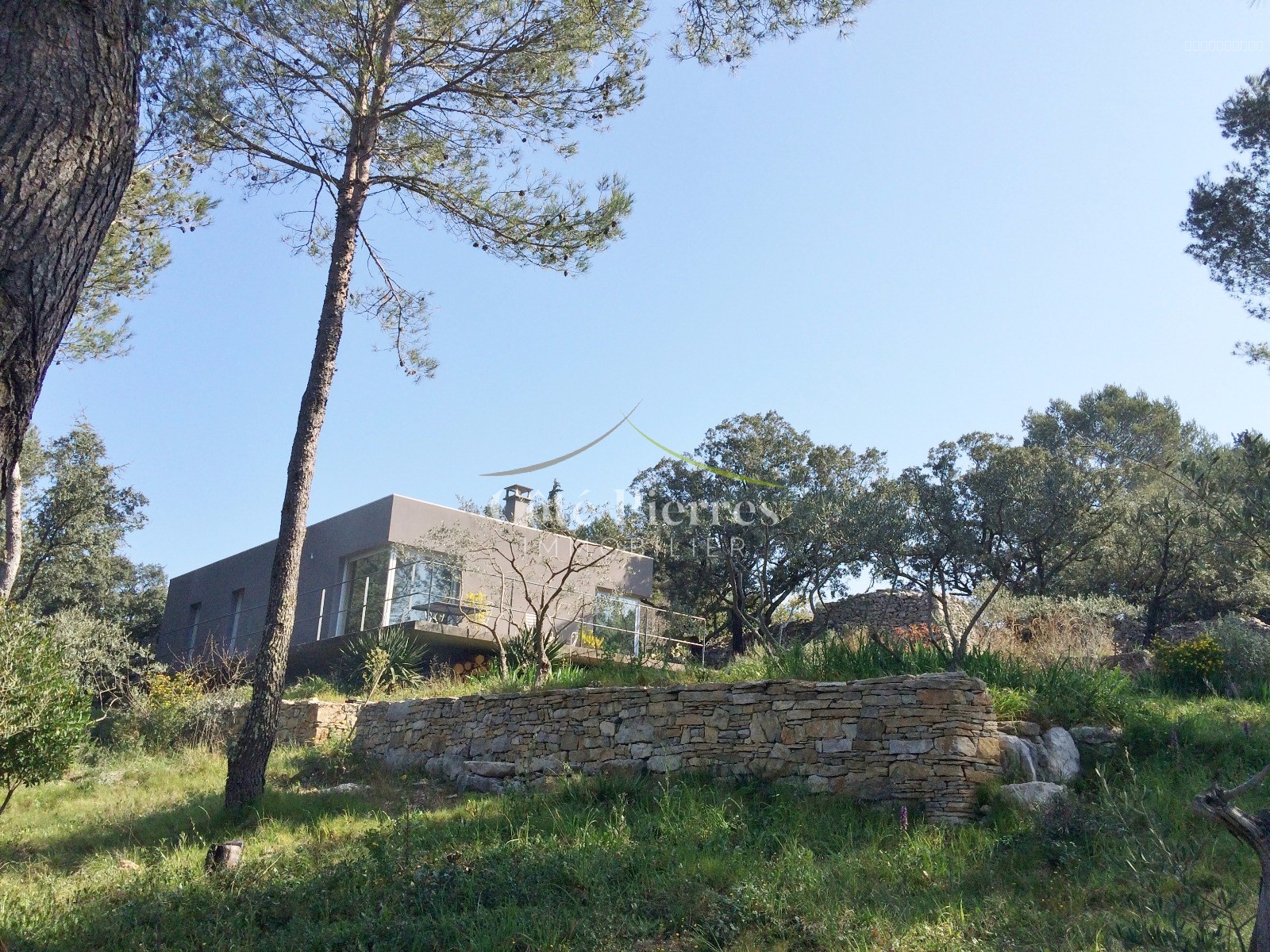 Belle villa contemporaine dans site naturel exceptionnel sur les collines nimoises — photo 5