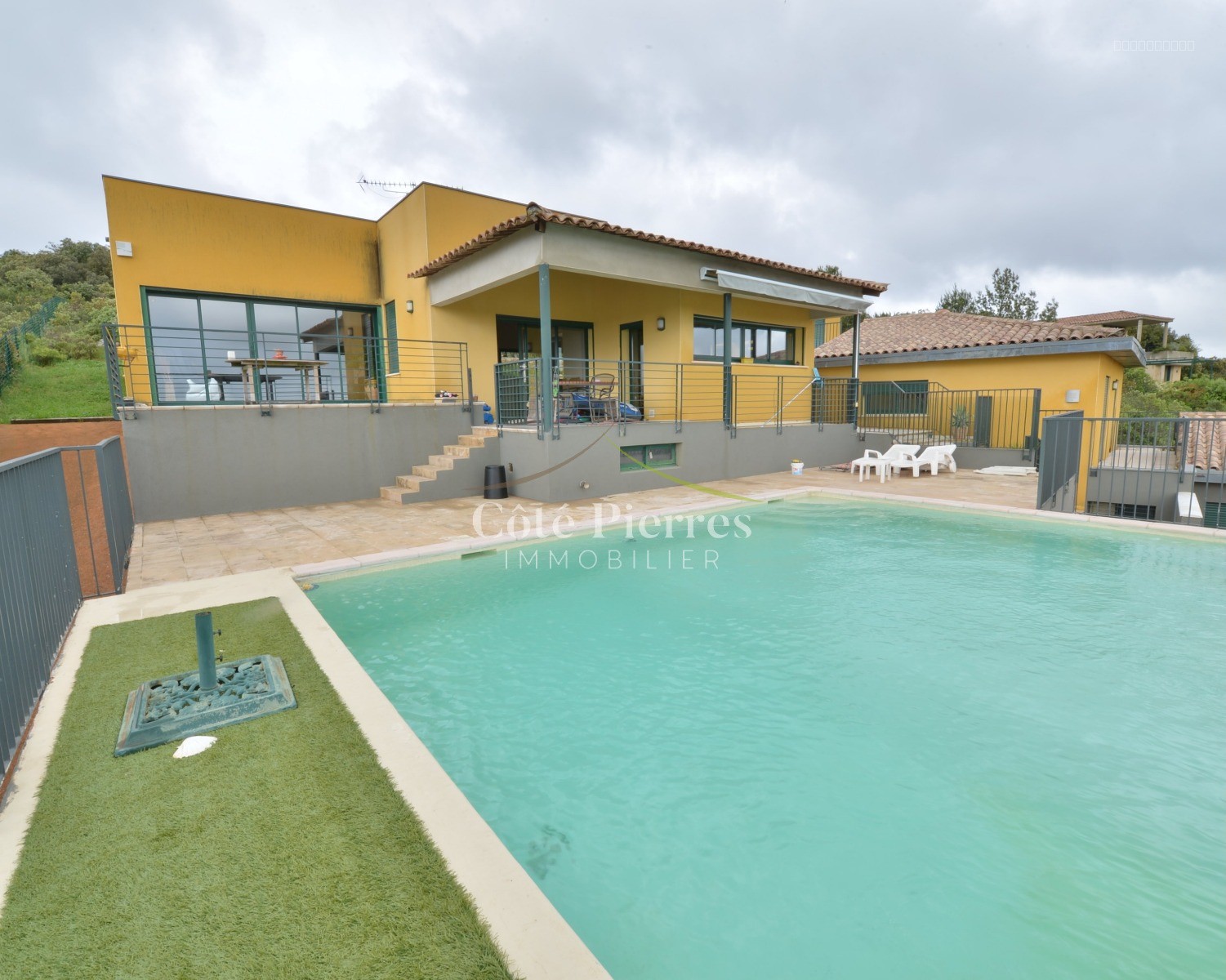 Villa Golf de Vacquerolles de 300m2 avec magnifique vue dominante, piscine et terrain de 1900m2 — photo 3