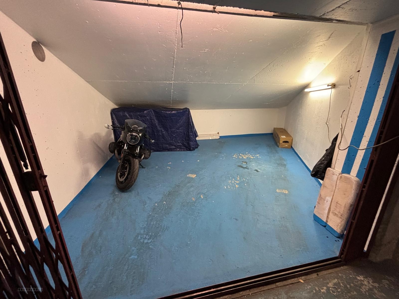 Box à louer Rue de Villiers à NEUILLY SUR SEINE — photo 2