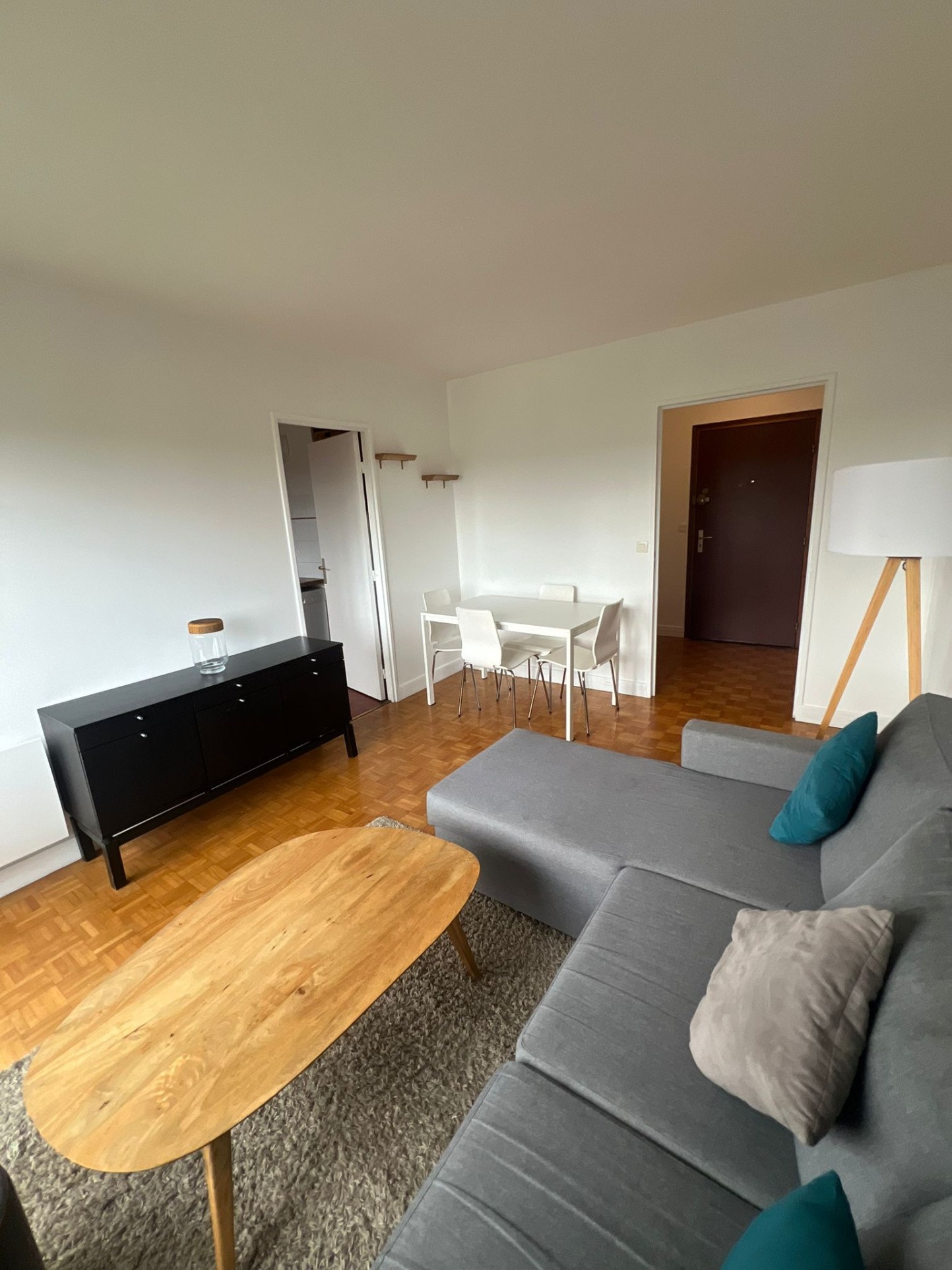 2 Pièces loué meublé Rue Pottier LE CHESNAY-ROCQUENCOURT — photo 4
