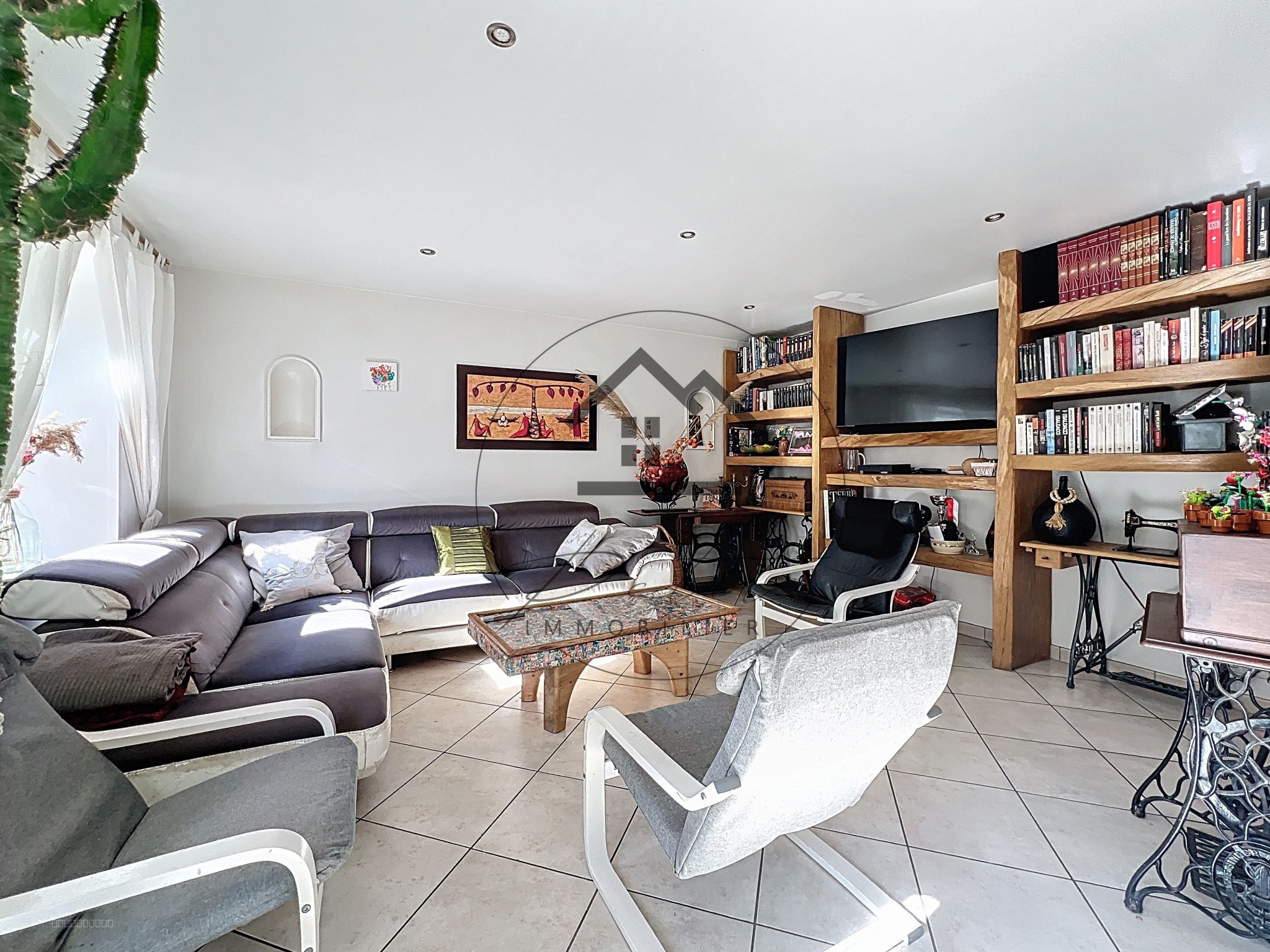 Ensemble immobilier avec maison familiale, grand atelier, bureau indépendant et duplex — photo 4