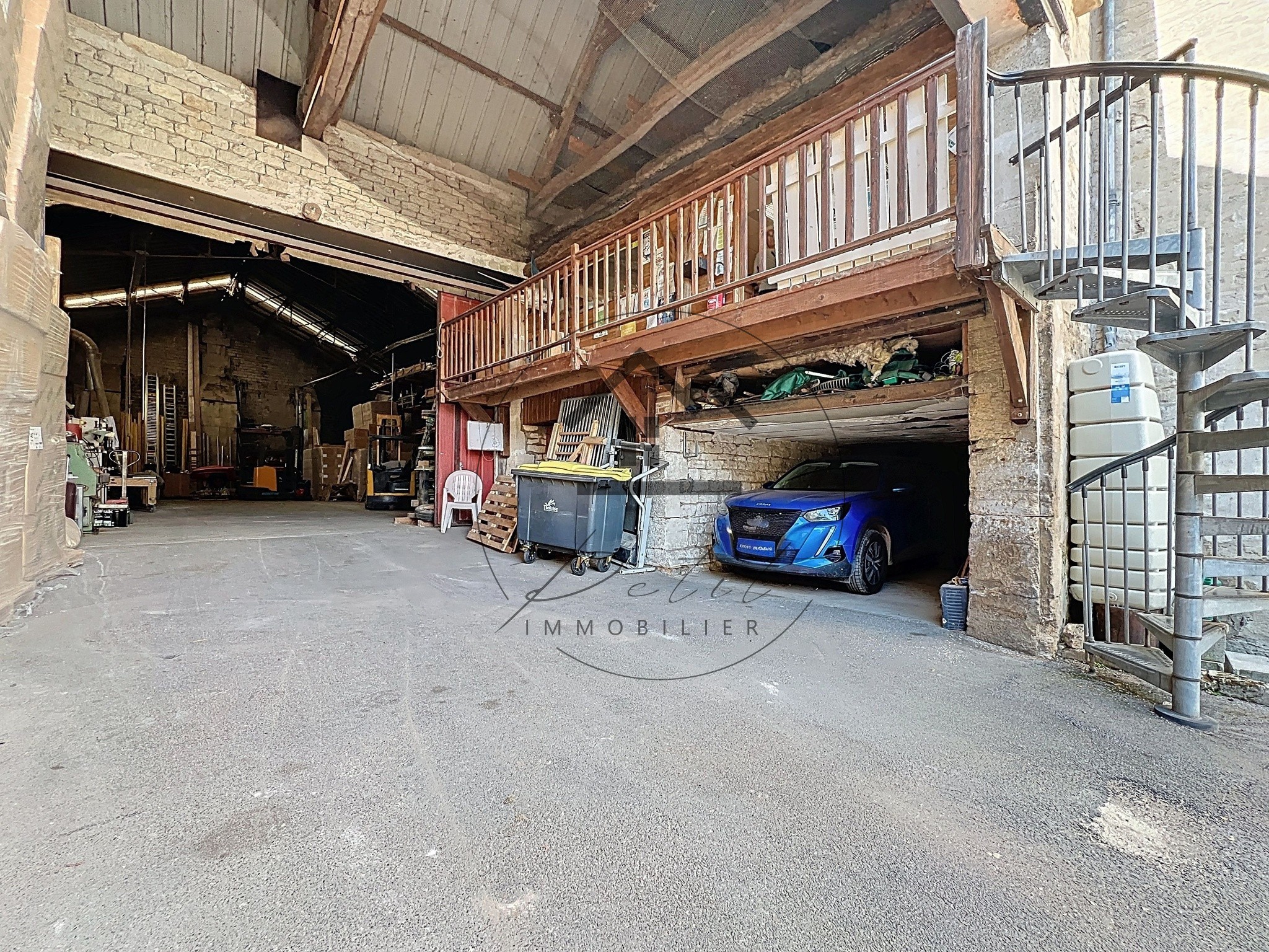 Ensemble immobilier avec maison familiale, grand atelier, bureau indépendant et duplex — photo 15