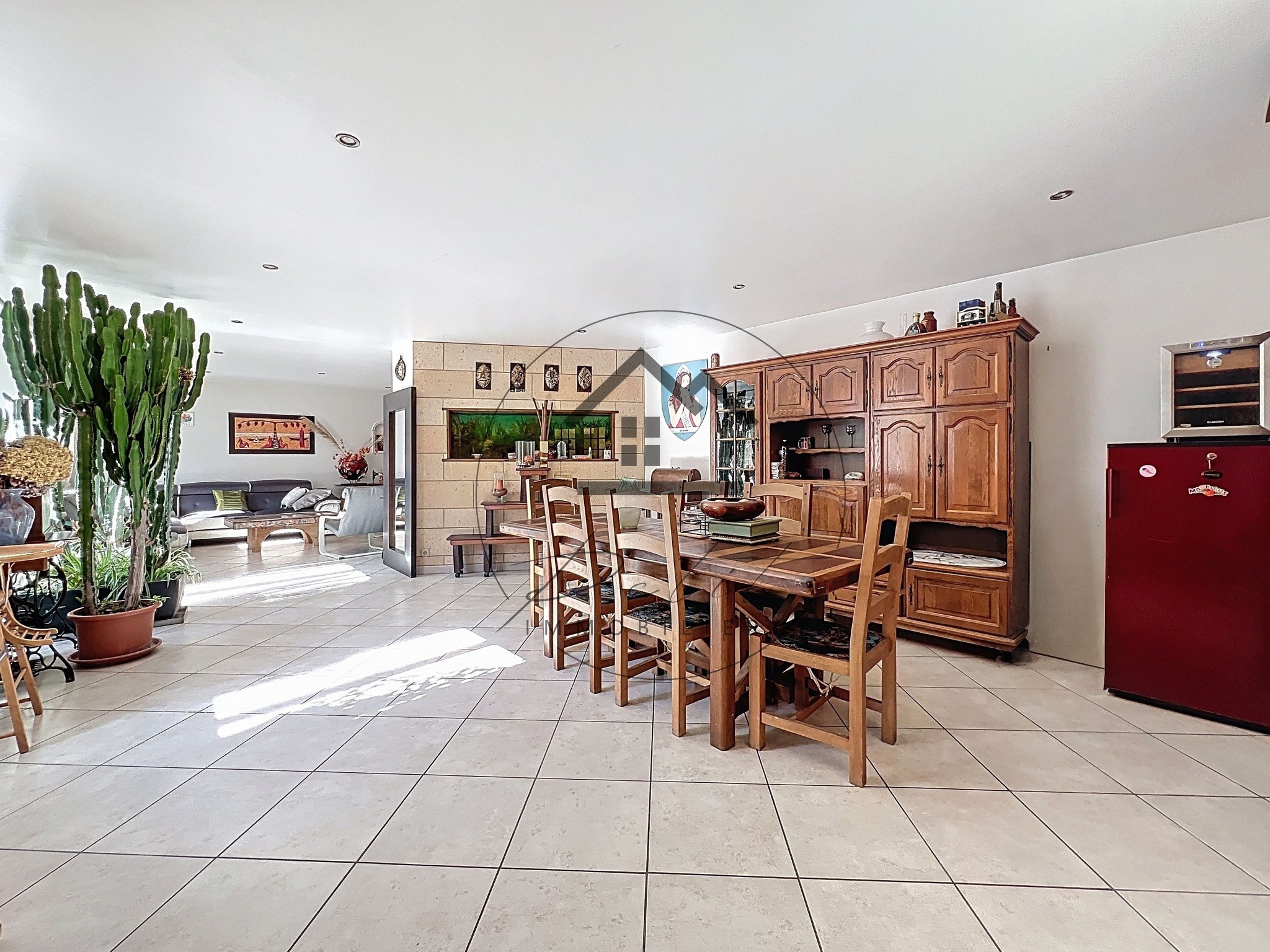 Ensemble immobilier avec maison familiale, grand atelier, bureau indépendant et duplex — photo 2