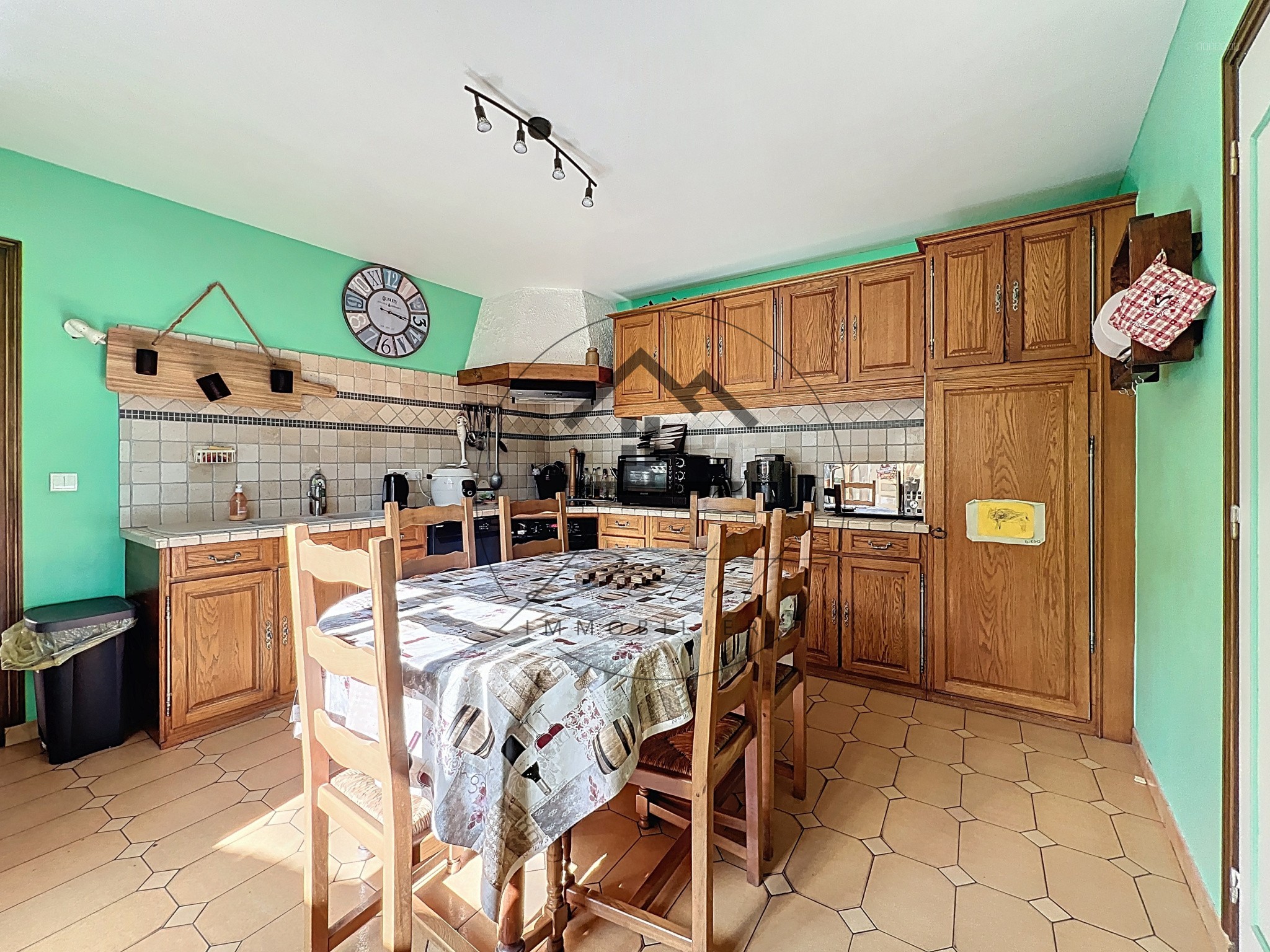 Ensemble immobilier avec maison familiale, grand atelier, bureau indépendant et duplex — photo 3
