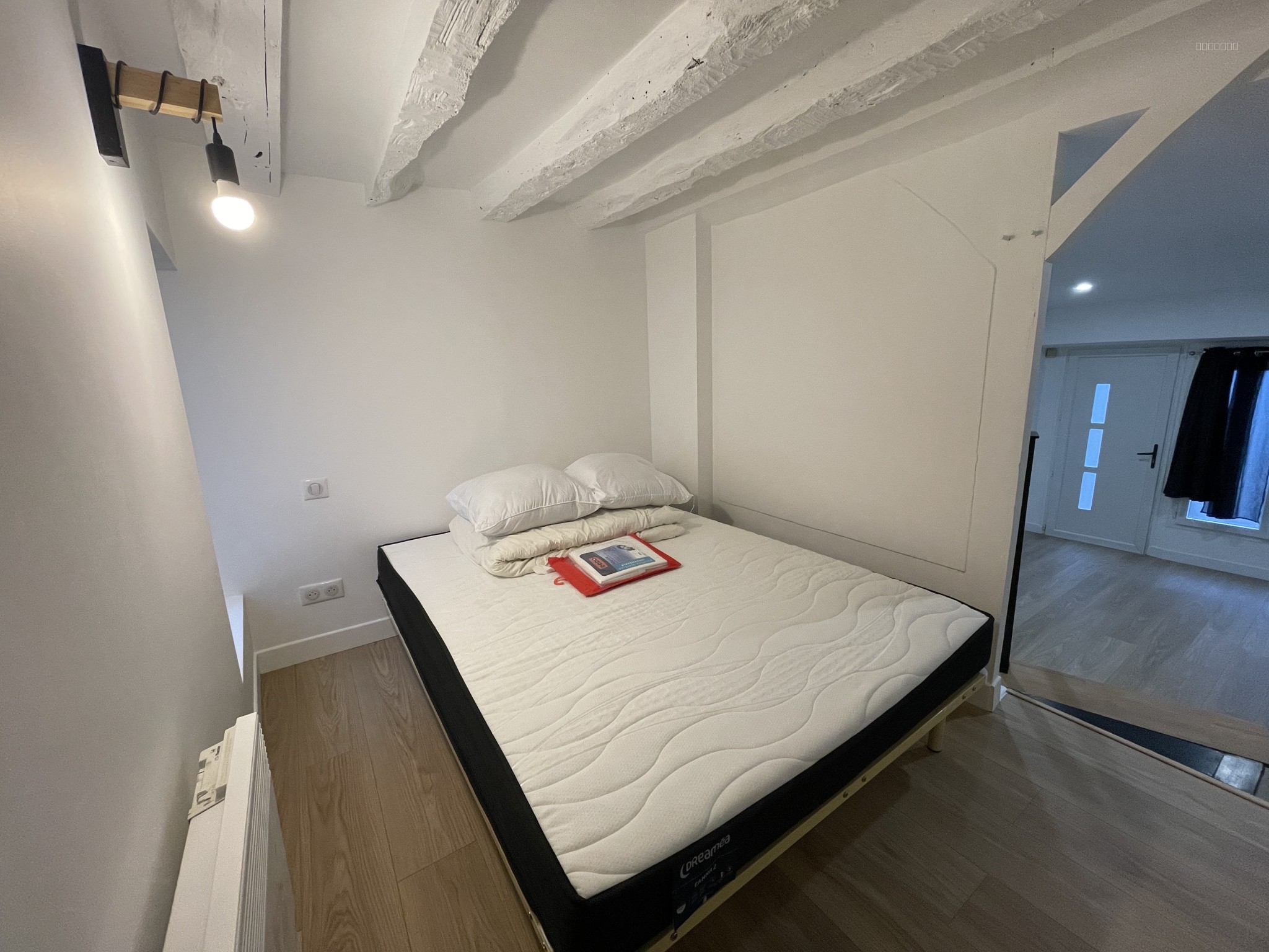 Joli et grand studio meublé agencé façon F2 - vendu loué en meublé - produit investissement en parfait état! — photo 9