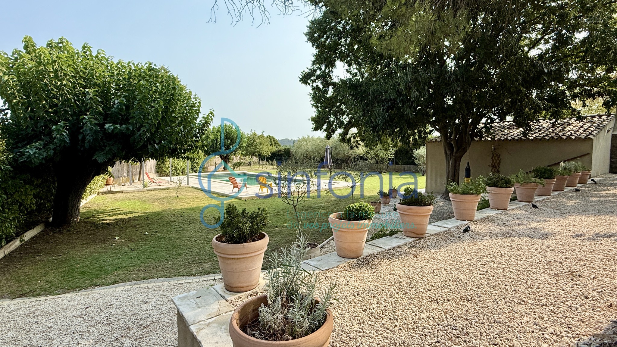 A vendre Uzès, maison rénovée avec dépendance, piscine et vue dégagée — photo 3