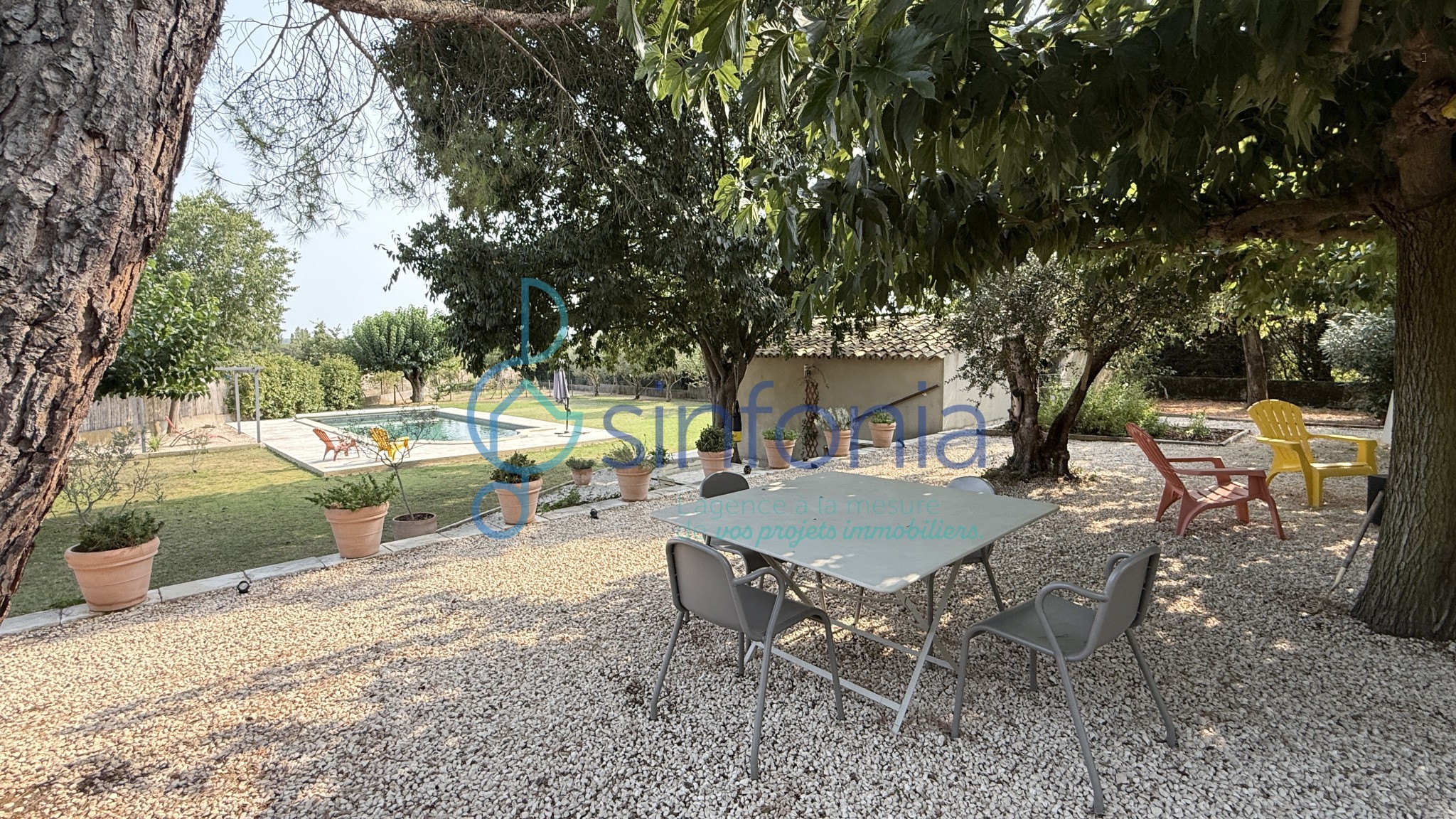 A vendre Uzès, maison rénovée avec dépendance, piscine et vue dégagée — photo 17