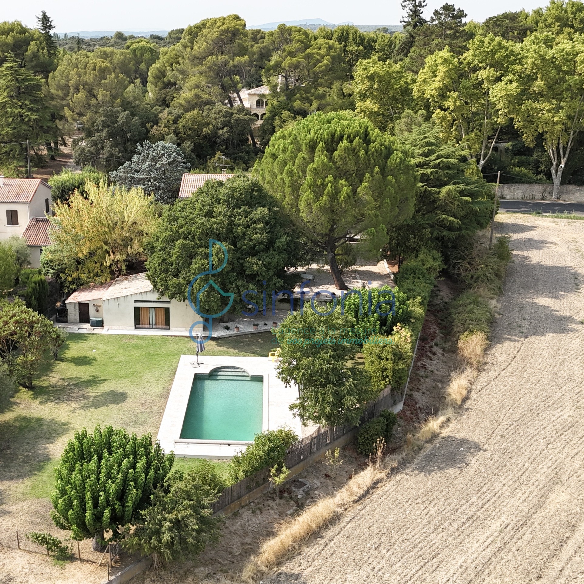 A vendre Uzès, maison rénovée avec dépendance, piscine et vue dégagée — photo 15