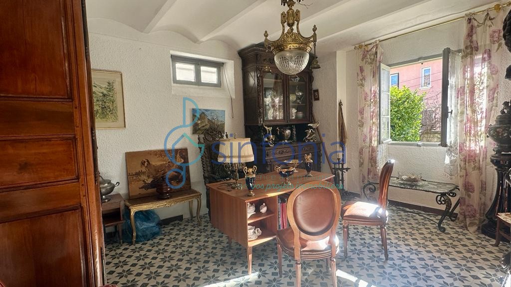 ALÈS  : Grande Maison de Ville de 176 m2   Gros Potentiel & Modularité — photo 2