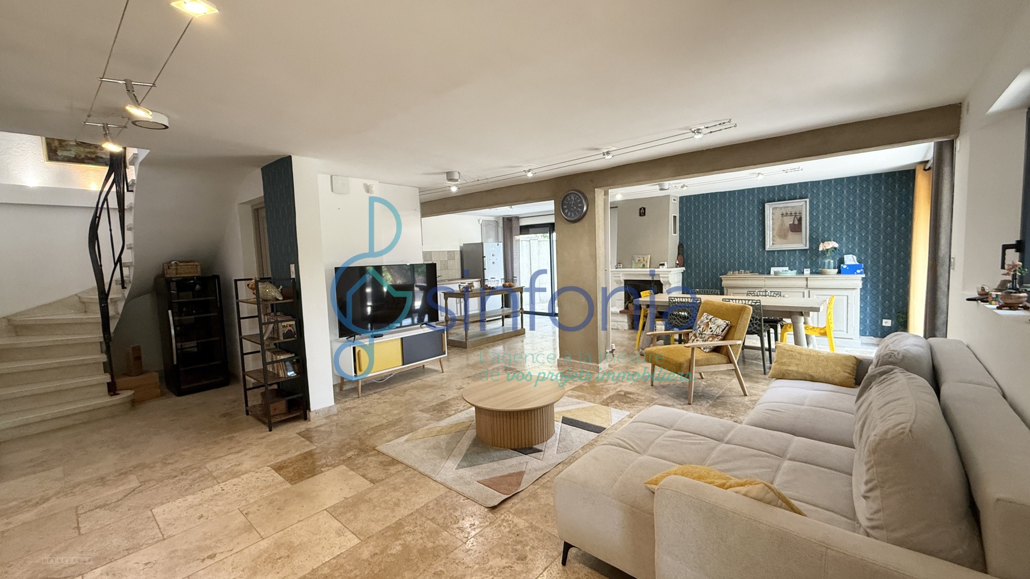 A vendre Uzès, maison rénovée avec dépendance, piscine et vue dégagée — photo 6
