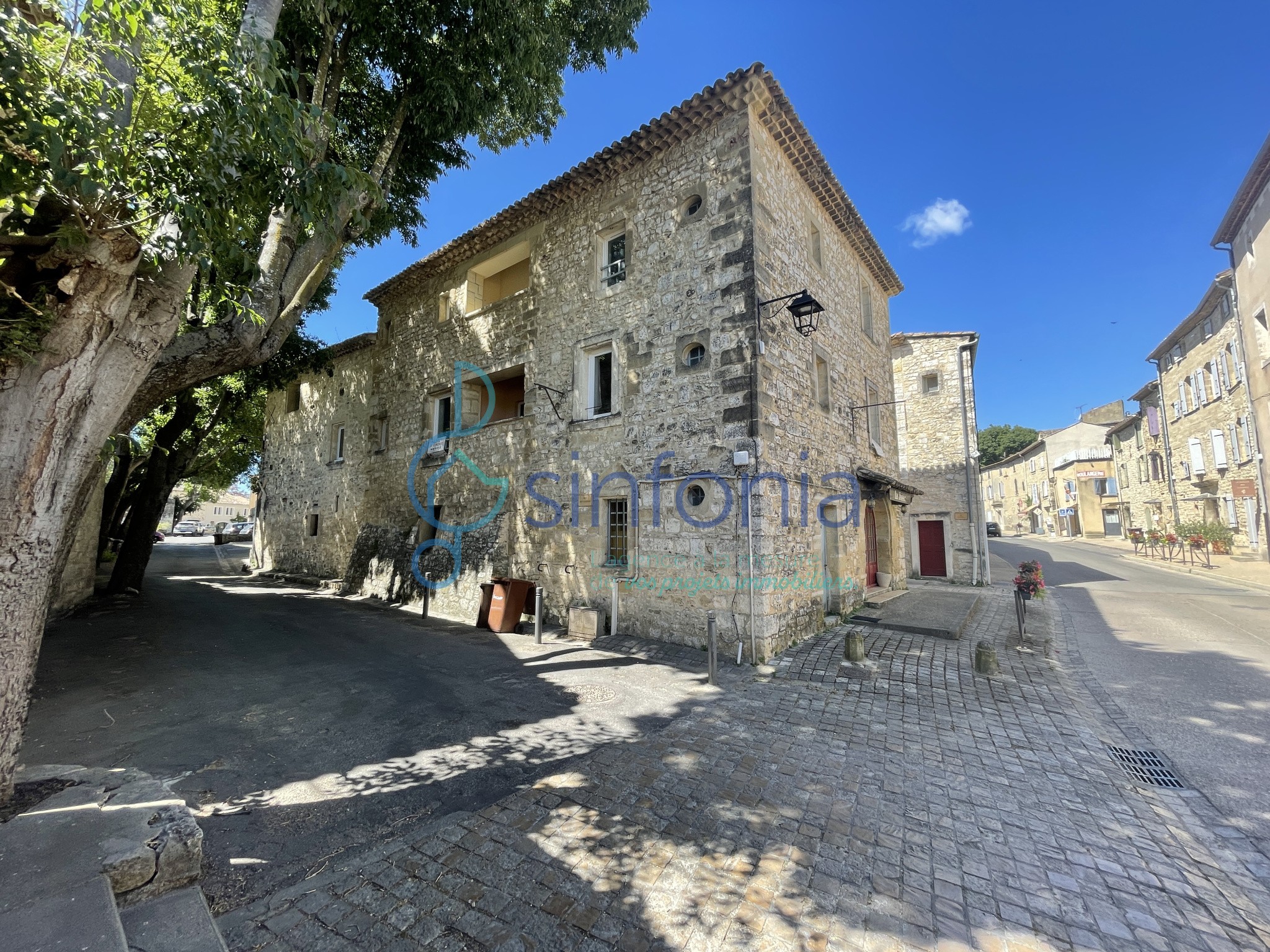 Ensemble immobilier — photo 2