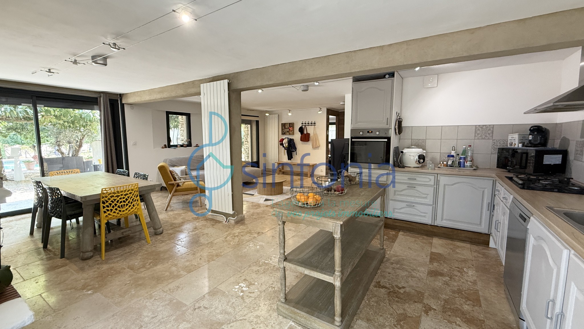 A vendre Uzès, maison rénovée avec dépendance, piscine et vue dégagée — photo 8