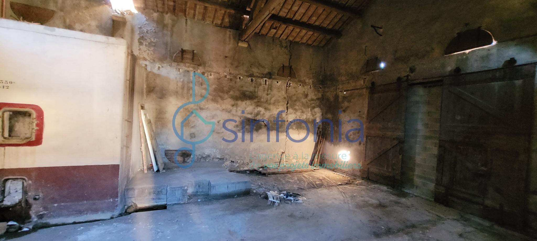 ANCIENNE CAVE A VIN à réhabiliter prés d'Uzes — photo 10