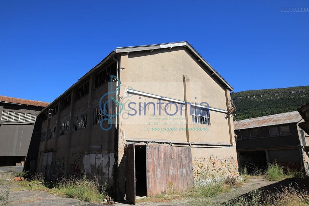 USINE 4000 M2 SUR 8000M2 DE TERRAIN — photo 9