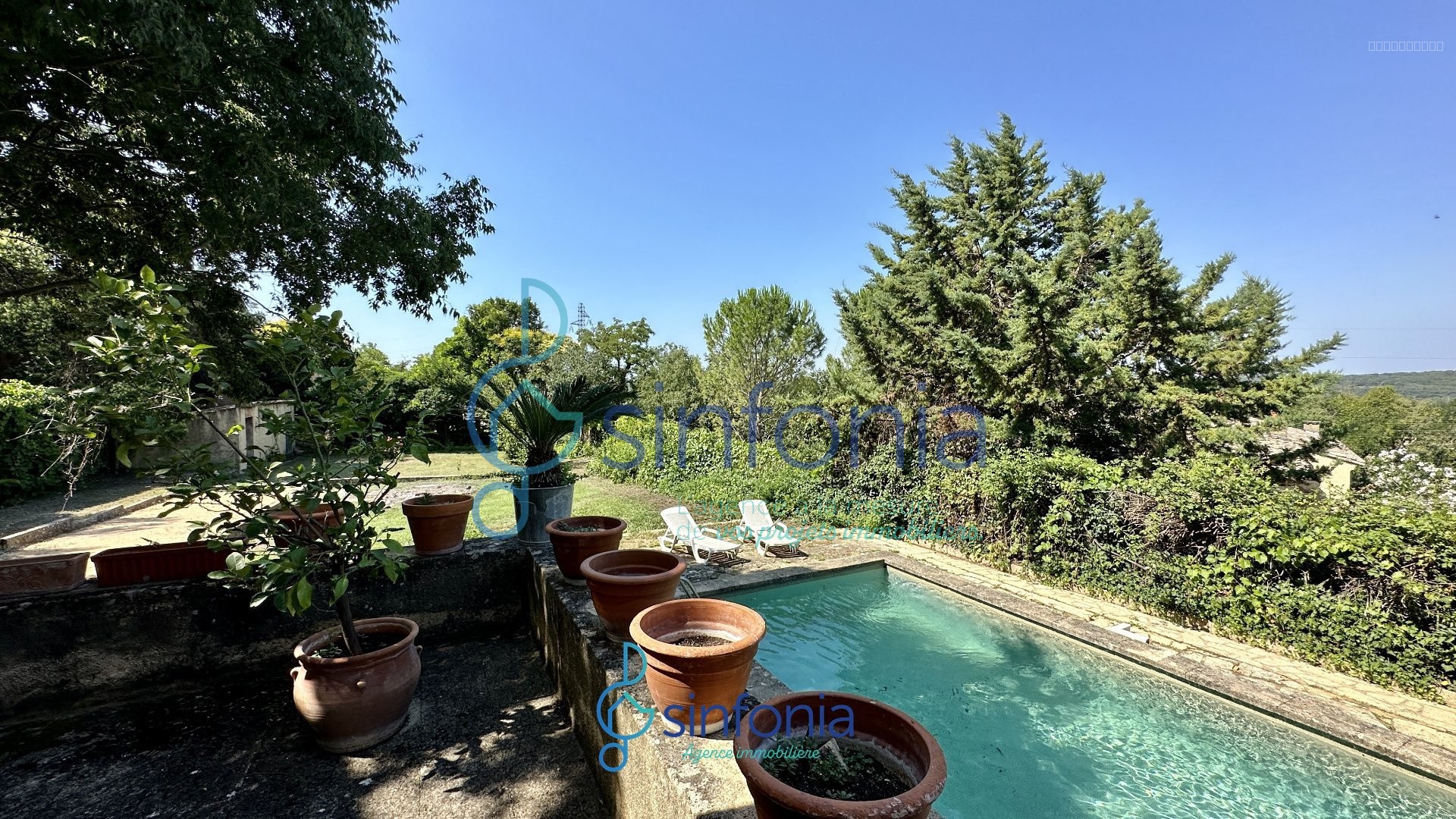 MAISON DE VILLE AVEC GRAND TERRAIN — photo 9