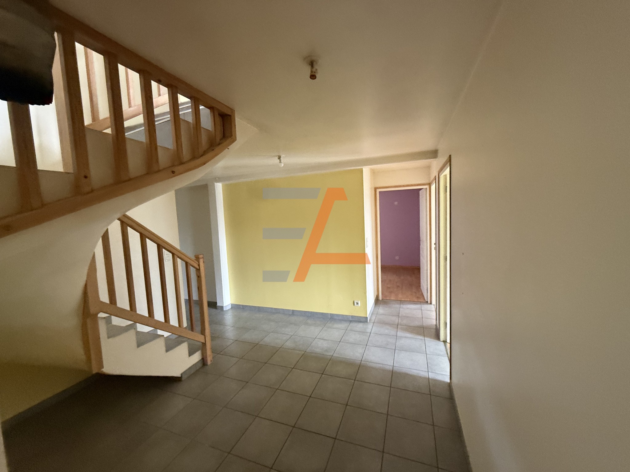 Villa 5 chambres   Terrain 2 660m2   Aucun travaux   Saint-Julien-Chapteuil — photo 3