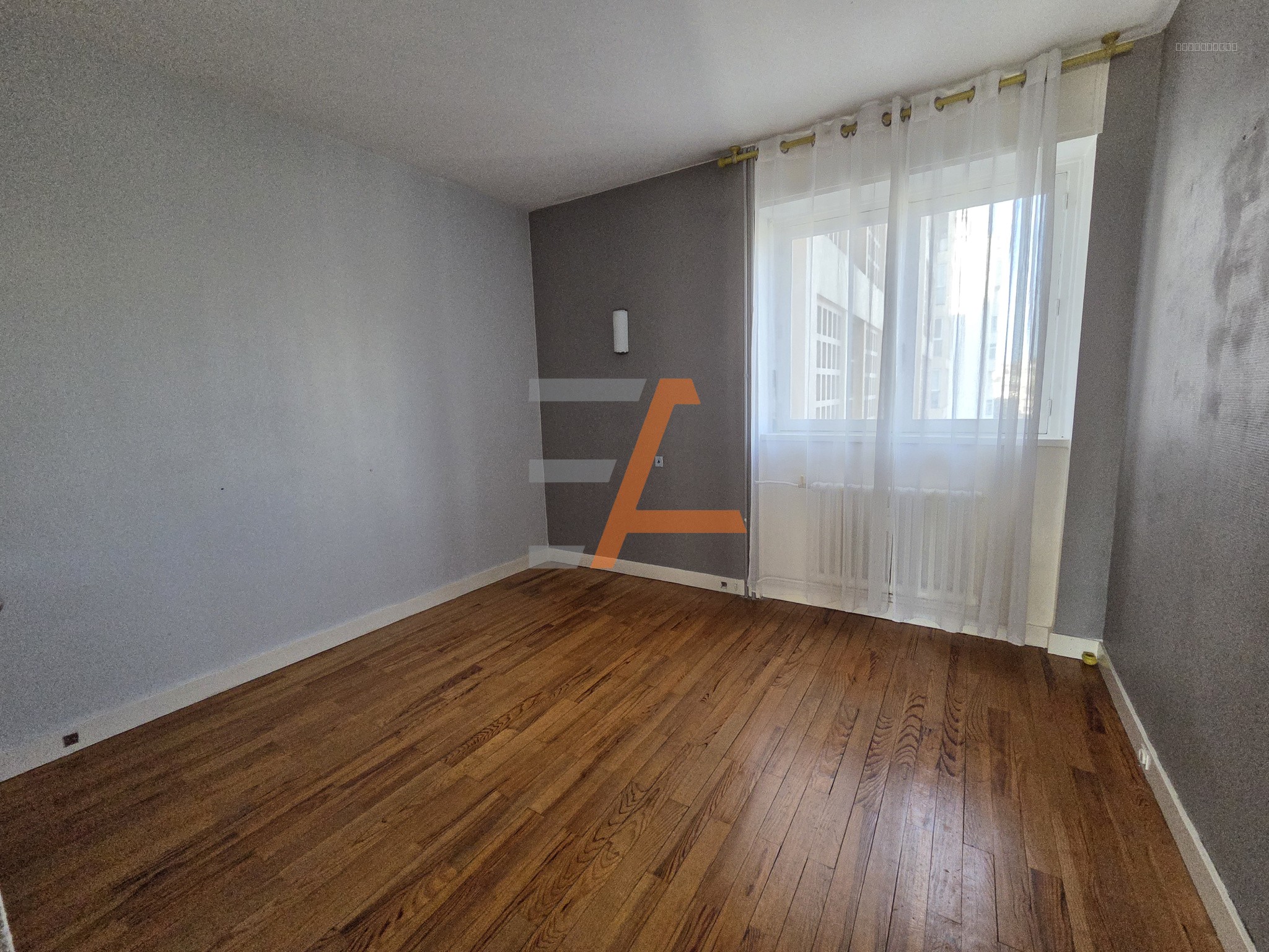 Fauriel, F5 de 102m2 au 8 étage avec balcon et parking collectif — photo 5