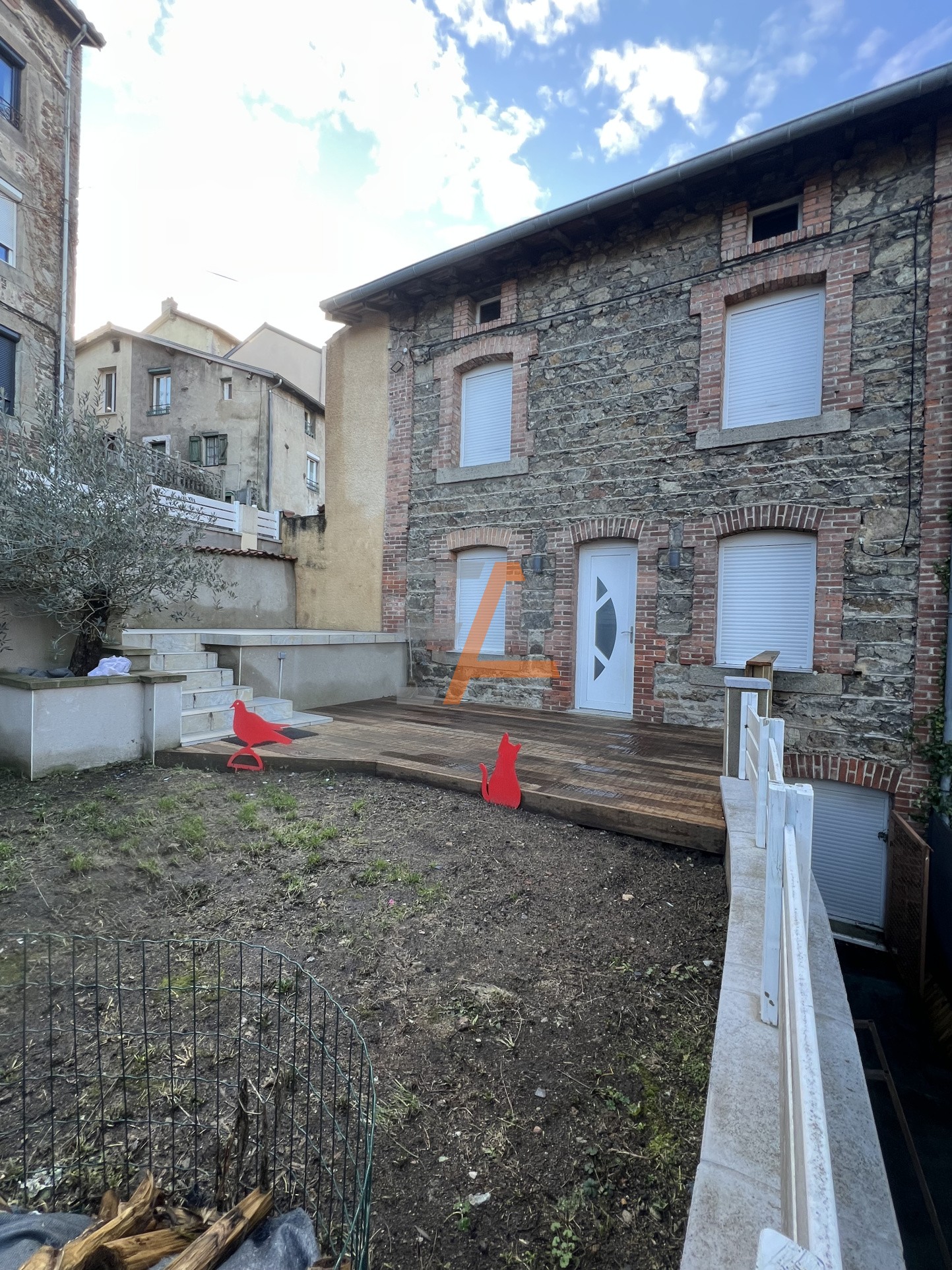 Charmante maison de village en pierre avec terrain et terrasses — photo 2